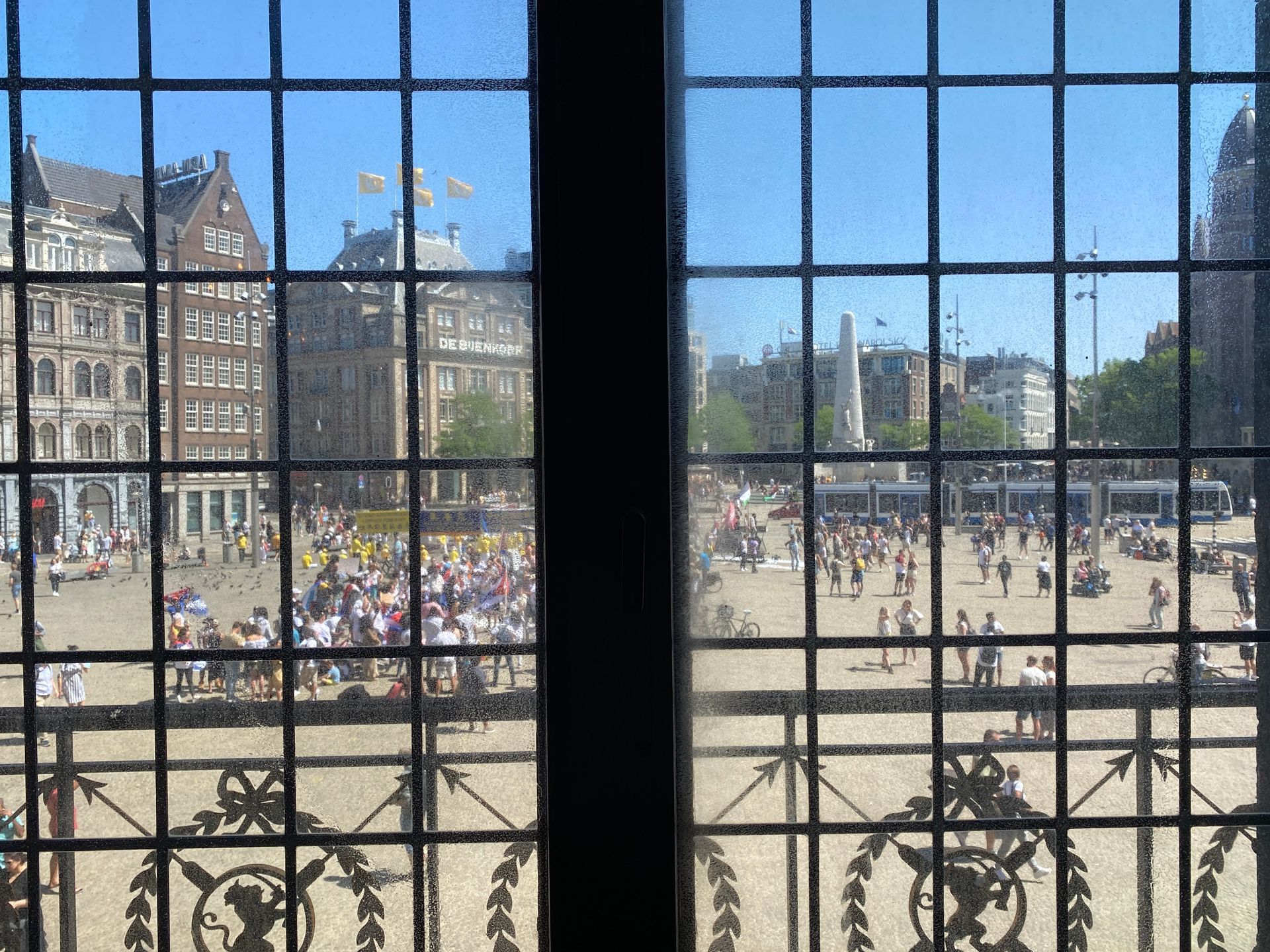Herzblut Amsterdam Stadtführungen, auf deutsch, kleine Gruppen. Privatführungen. Fahrradtouren. Dam