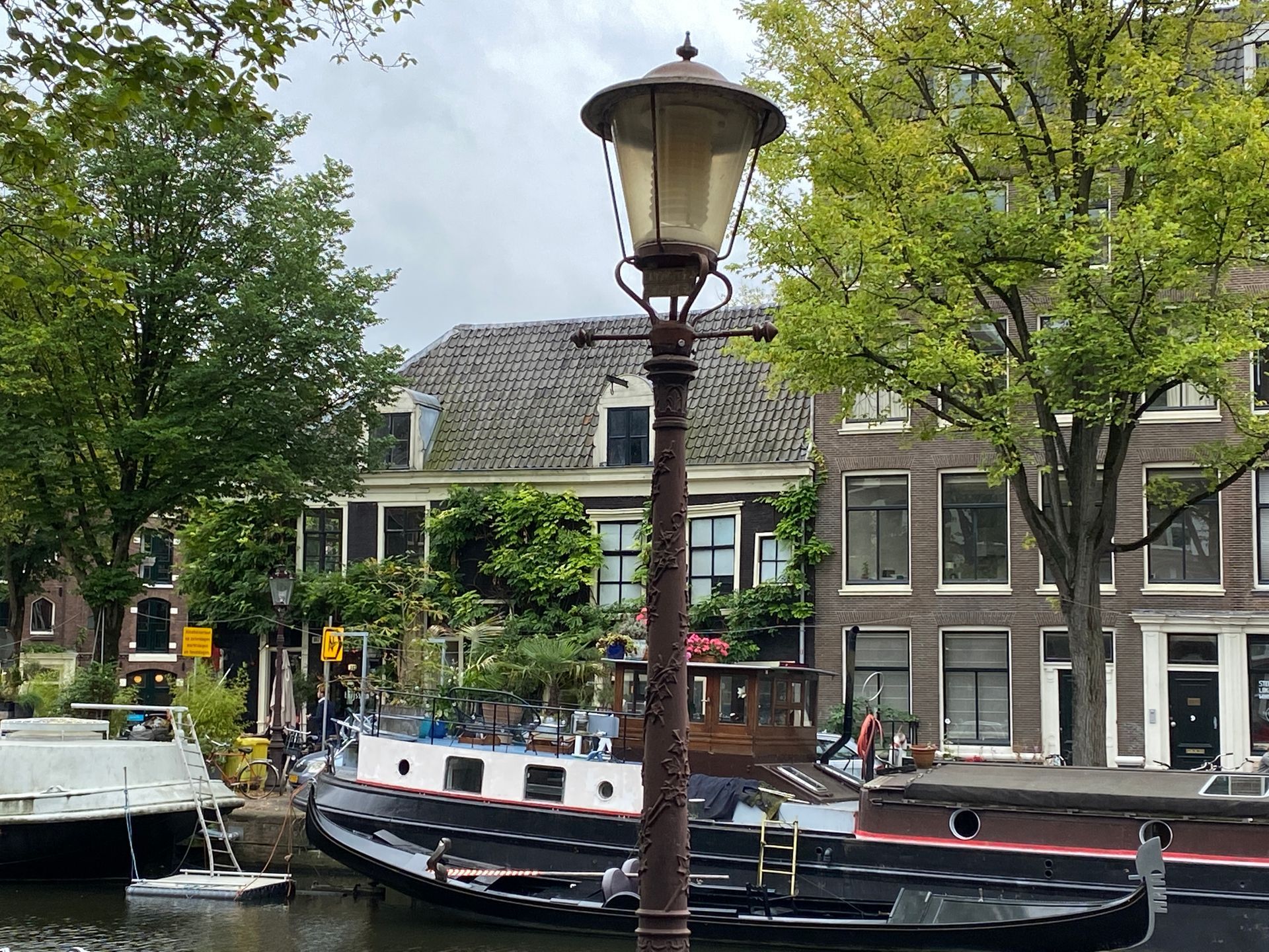 Herzblut Amsterdam Stadtführungen, auf deutsch, kleine Gruppen. Privatführungen. Fahrradtouren. Prinsengracht