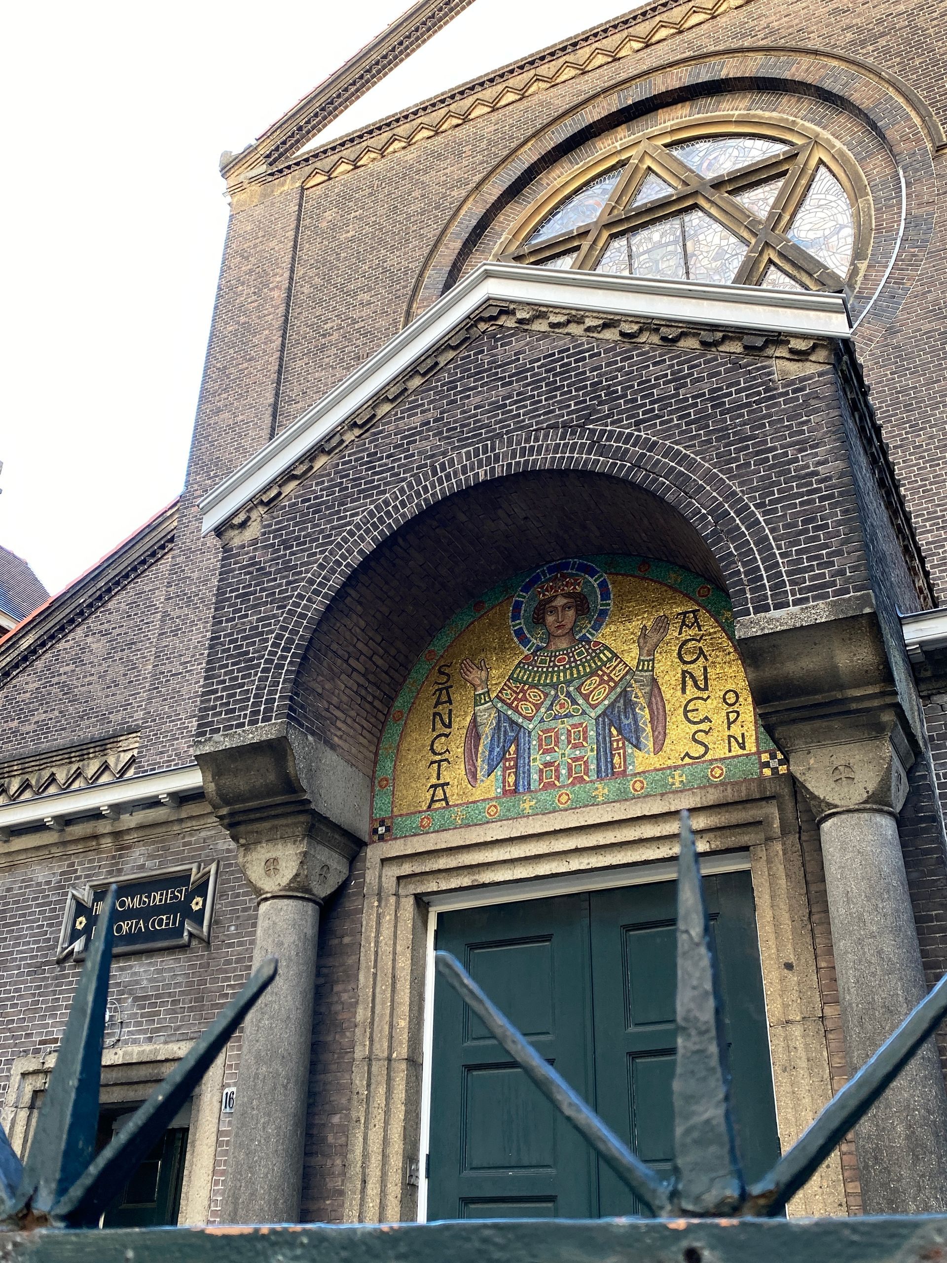 Herzblut Amsterdam Stadtführungen, auf deutsch, kleine Gruppen. Privatführungen. Fahrradtouren. Synagoge