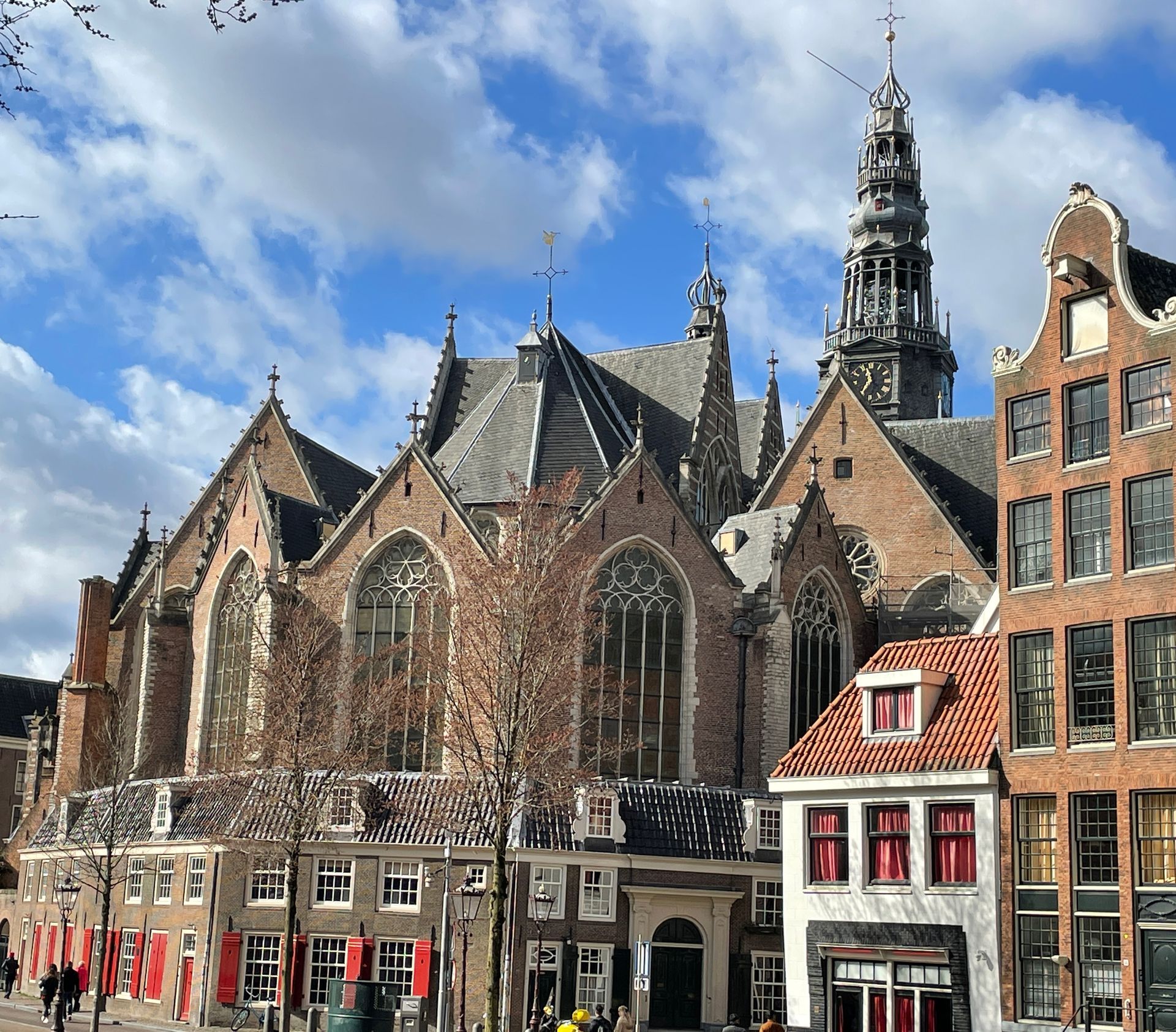 Herzblut Amsterdam Stadtführungen. Deutsch. Kleine Gruppe. Privatführung. Oude Kerk