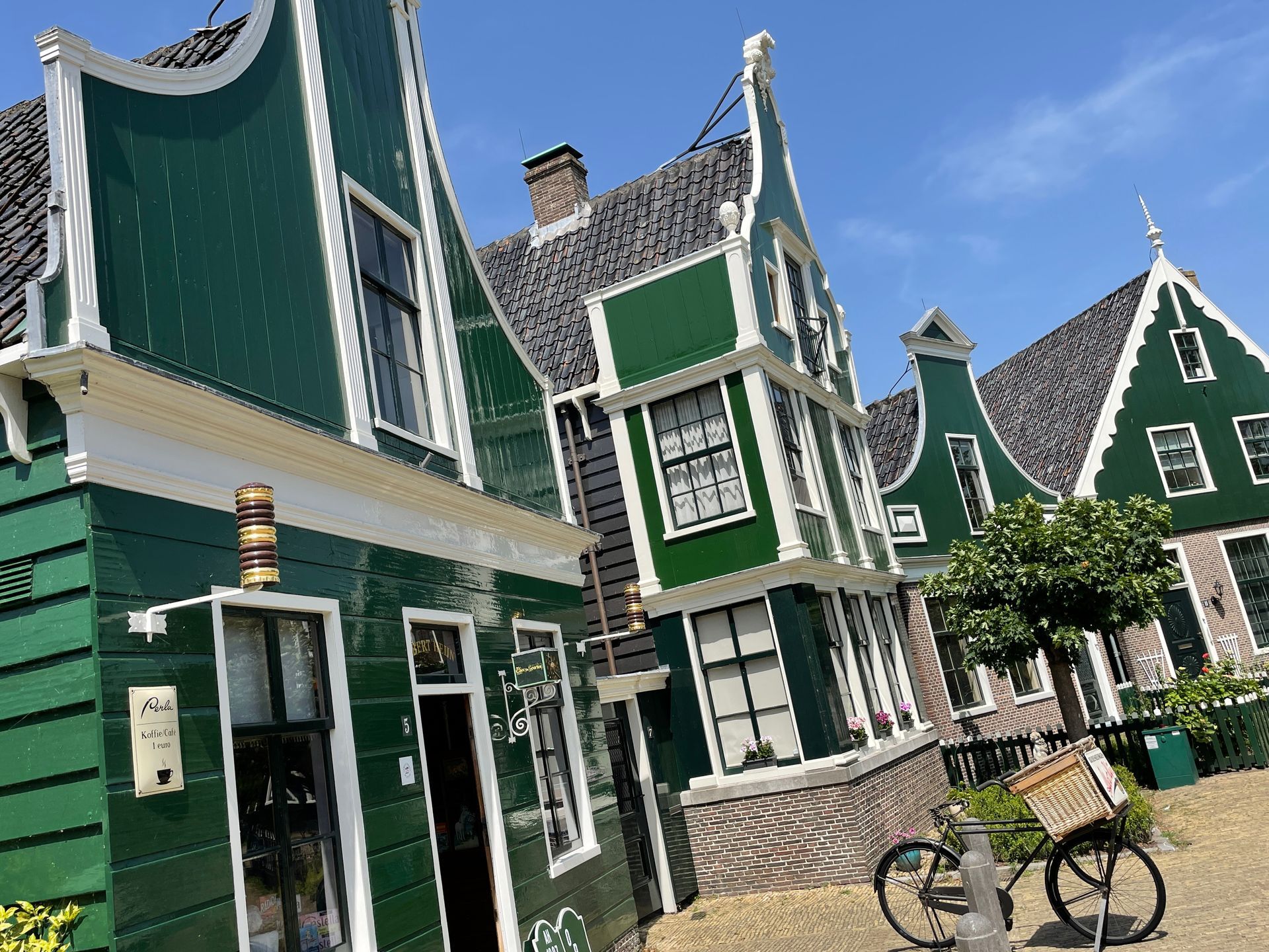 Herzblut Amsterdam Stadtführungen, auf deutsch, kleine Gruppen. Privatführungen. Fahrradtouren. Zaanse Schans