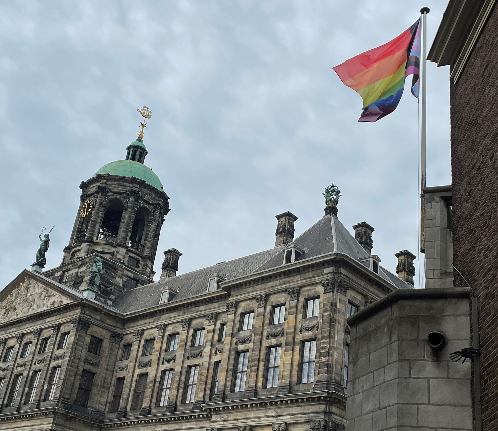 Herzblut Amsterdam Stadtführungen, auf deutsch, kleine Gruppen. Privatführungen. Dam. Palais.