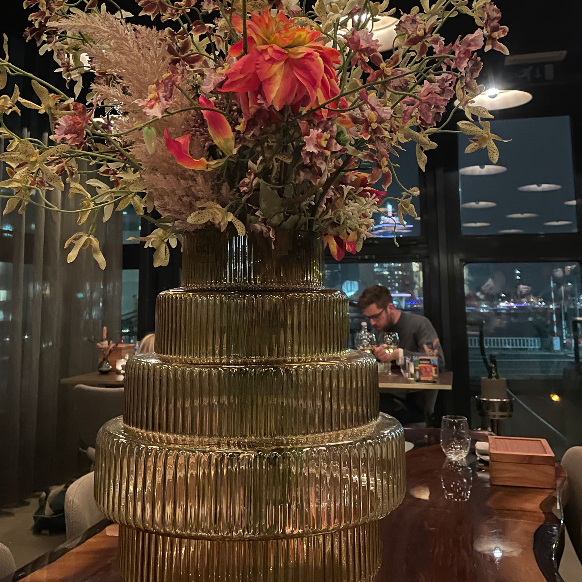 Herzblut Amsterdam Stadtführungen, auf deutsch, kleine Gruppen. Privatführungen. Fahrradtouren. Restaurants.