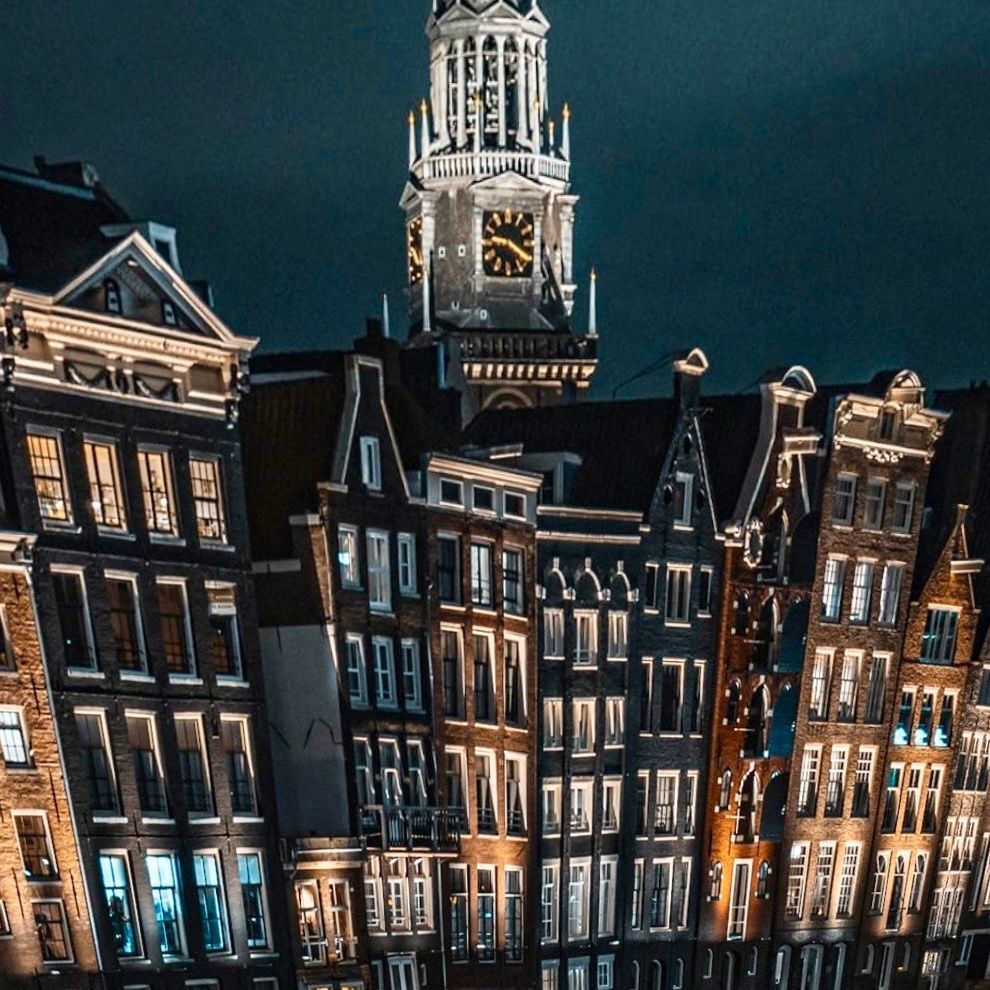 Herzblut Amsterdam Stadtführungen, auf deutsch, kleine Gruppen. Privatführungen. Fahrradtouren. Tanzende Häuser.