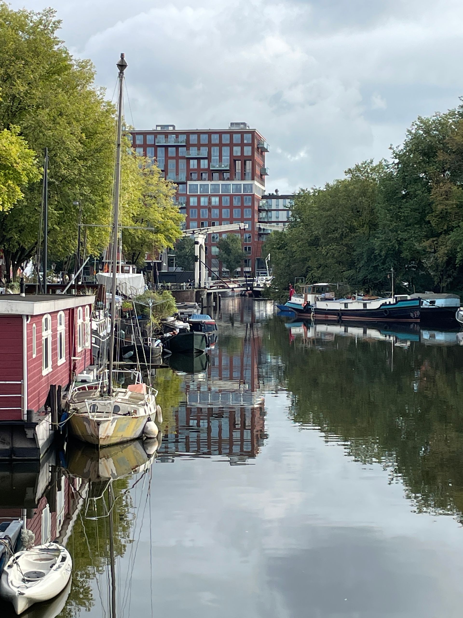 Herzblut individuelle Amsterdam Stadtführungen auf deutsch, in kleinen Gruppen. Privatführungen. Fahrradtouren.