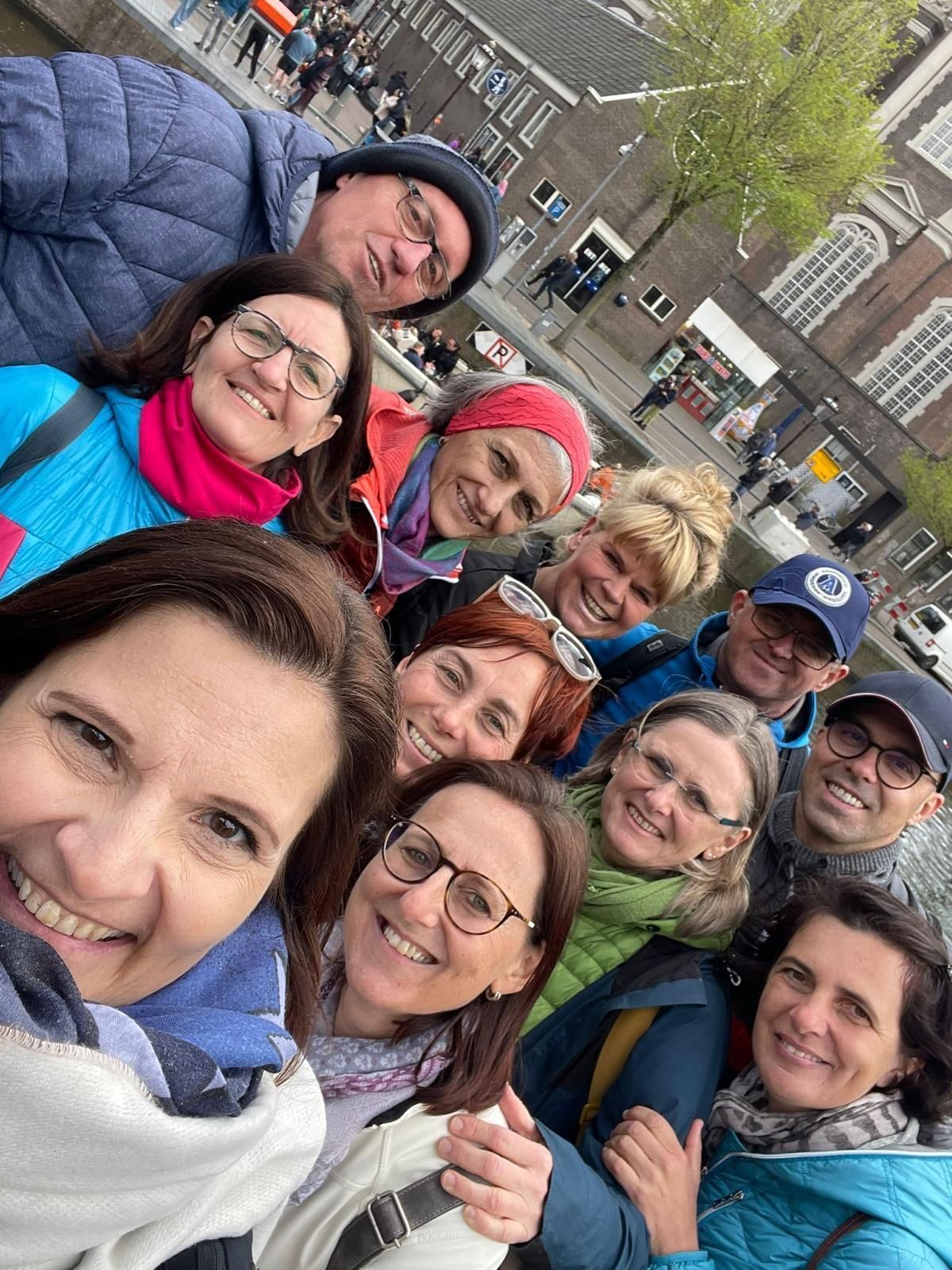 Herzblut Amsterdam Stadtführungen, auf deutsch, kleine Gruppen. Privatführungen. Fahrradtouren.