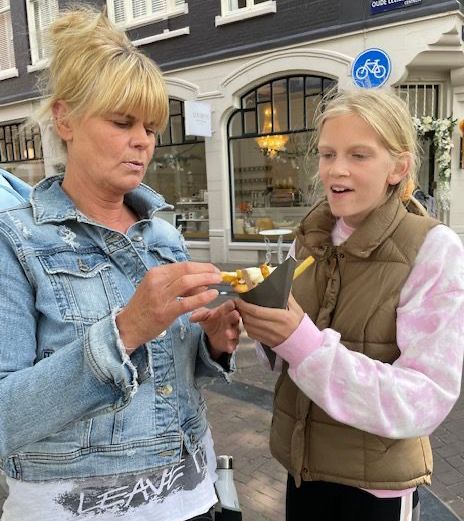 Herzblut Amsterdam Stadtführungen, auf deutsch, kleine Gruppen. Privatführungen. Fahrradtouren. Friet. Pommes