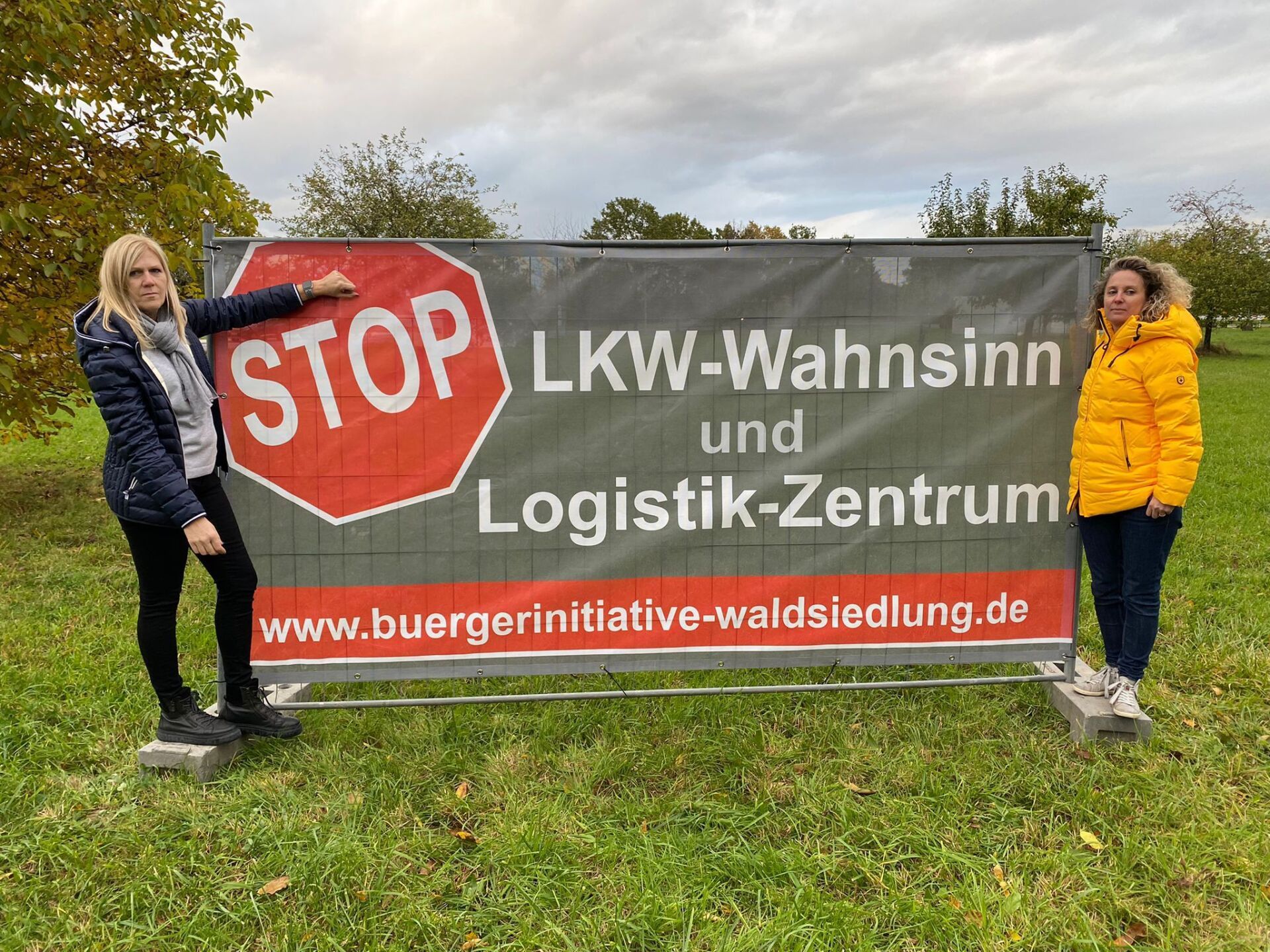 Beate Kreusch und Melanie Eckermann von der Bürgerinititive Waldsiedlung