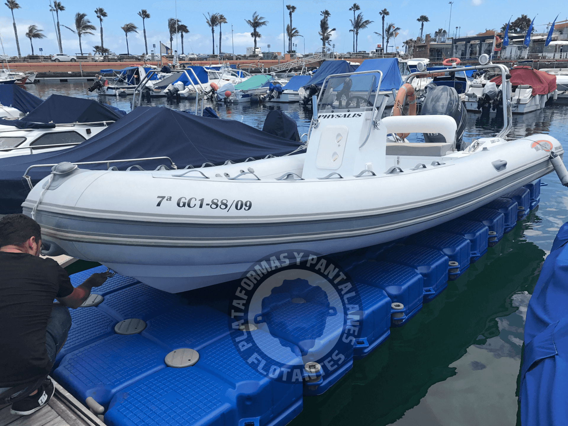 Plataforma flotante para embarcación de 6 m de eslora
