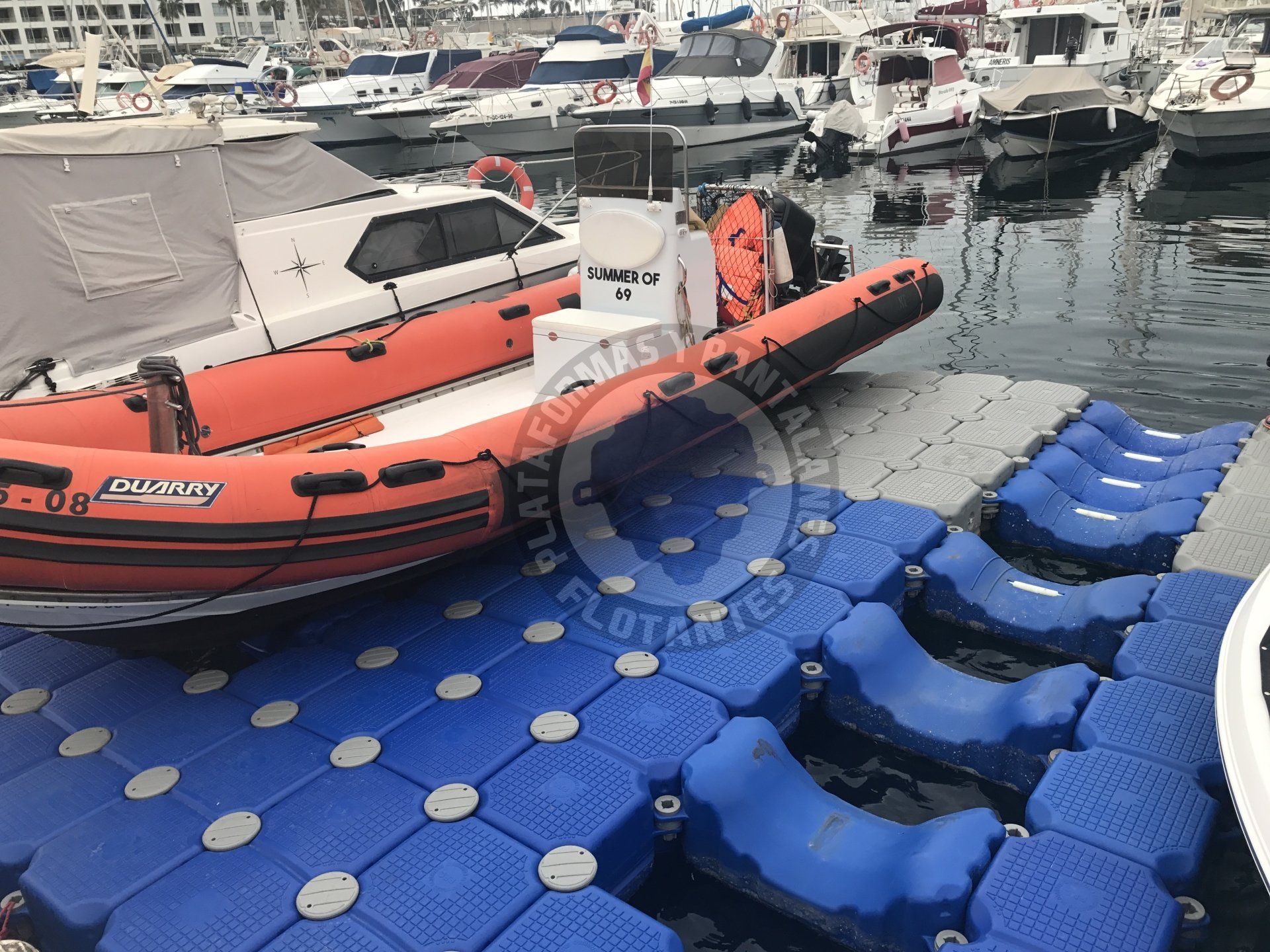 Plataformas flotantes para embarcaciones, barcos, semirrígidas