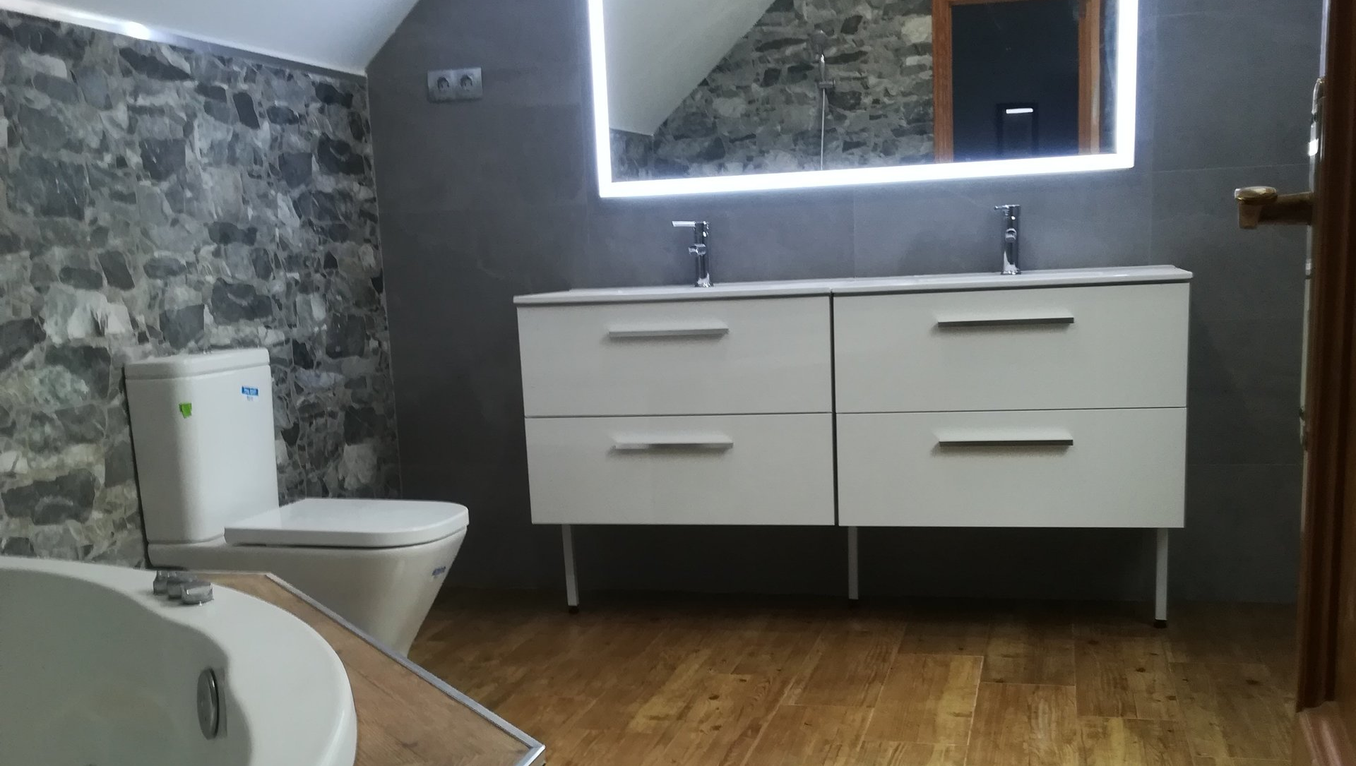 BAÑO EN SUITE