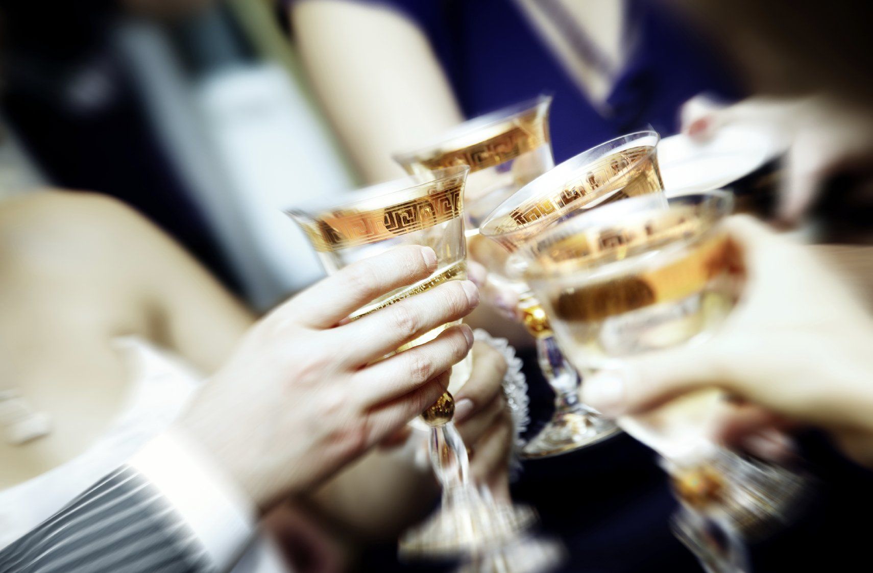 Porter un toast, cheers, réception, mariage, anniversaire, fête