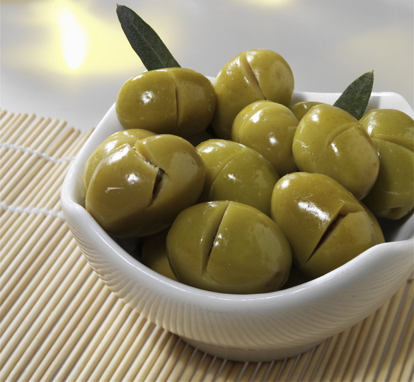 Oliven in einer Schale