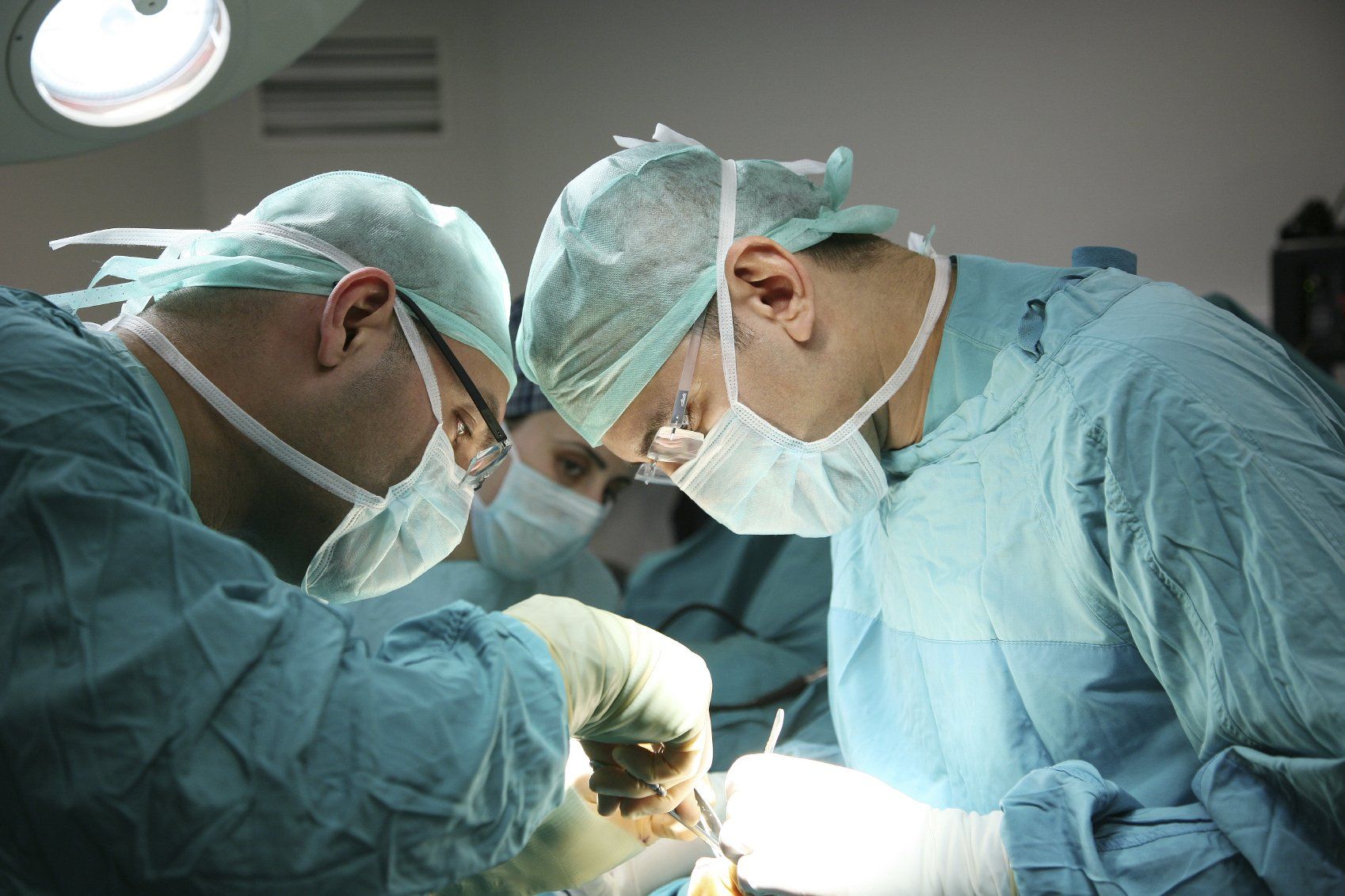 Cirugía y procedimiento clínico de nódulos tiroideos