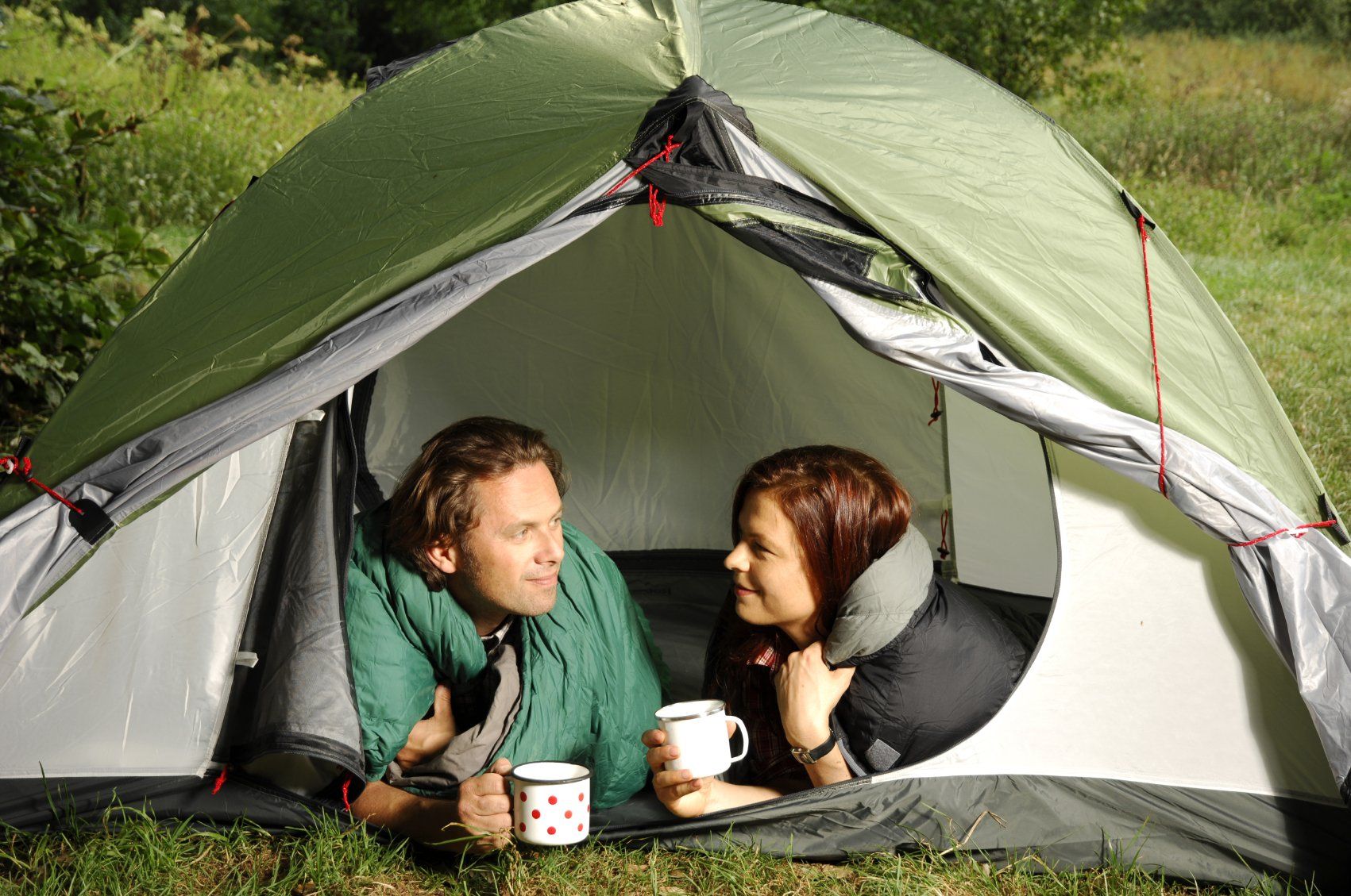 When we go camping. Люди в палатке. Парочка в палатке. Девушка в палатке. Поход с палатками.