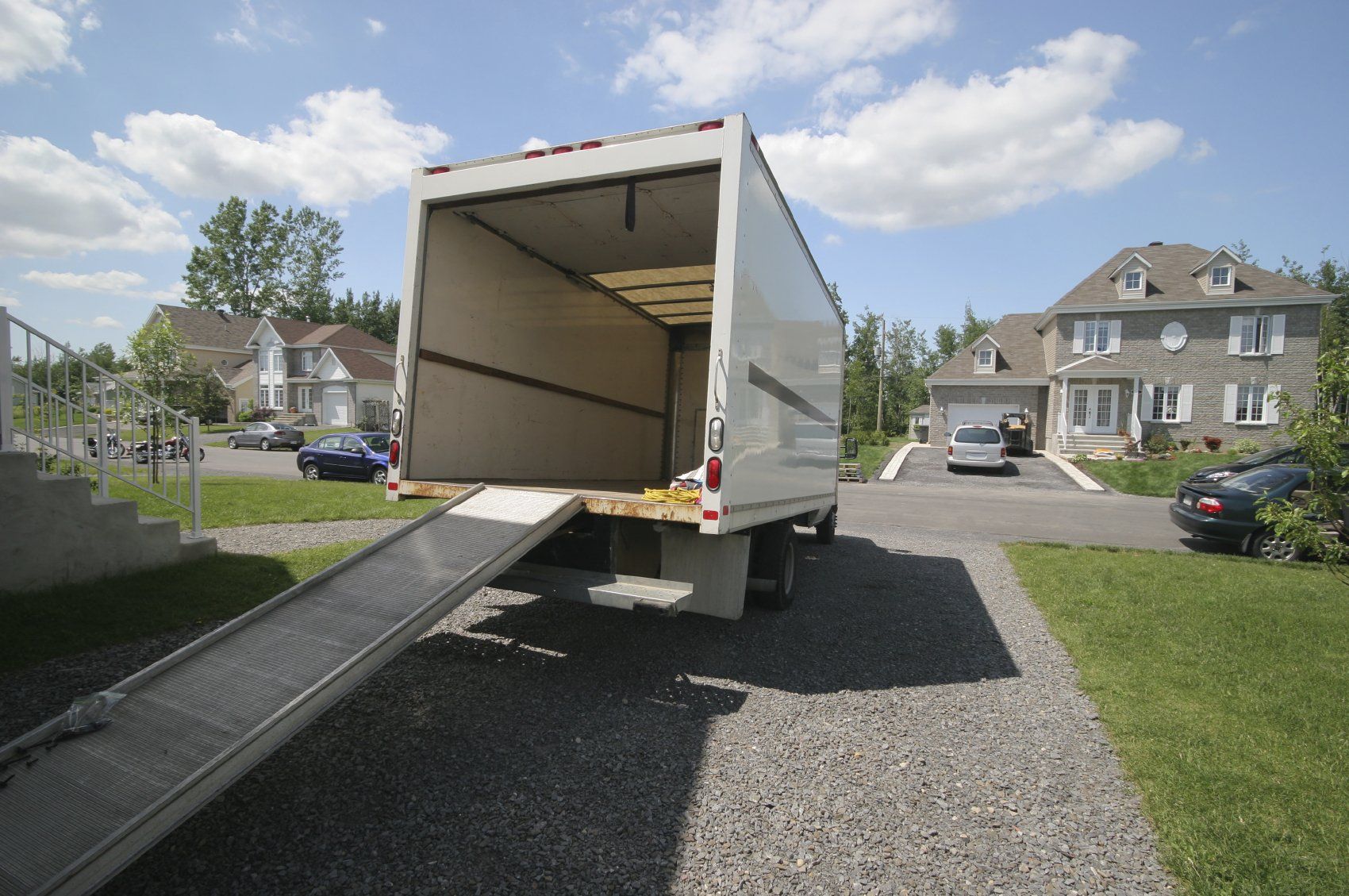 Moving to the countryside. Moving Truck. Removal services. Movers countryside. Home moving Truck.