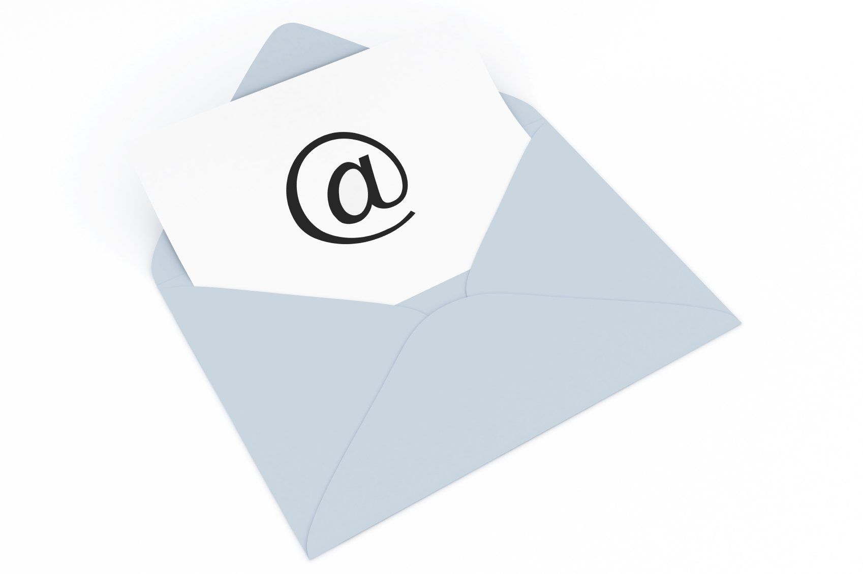 offener Briefumschlag mit einer E-mail drinnen