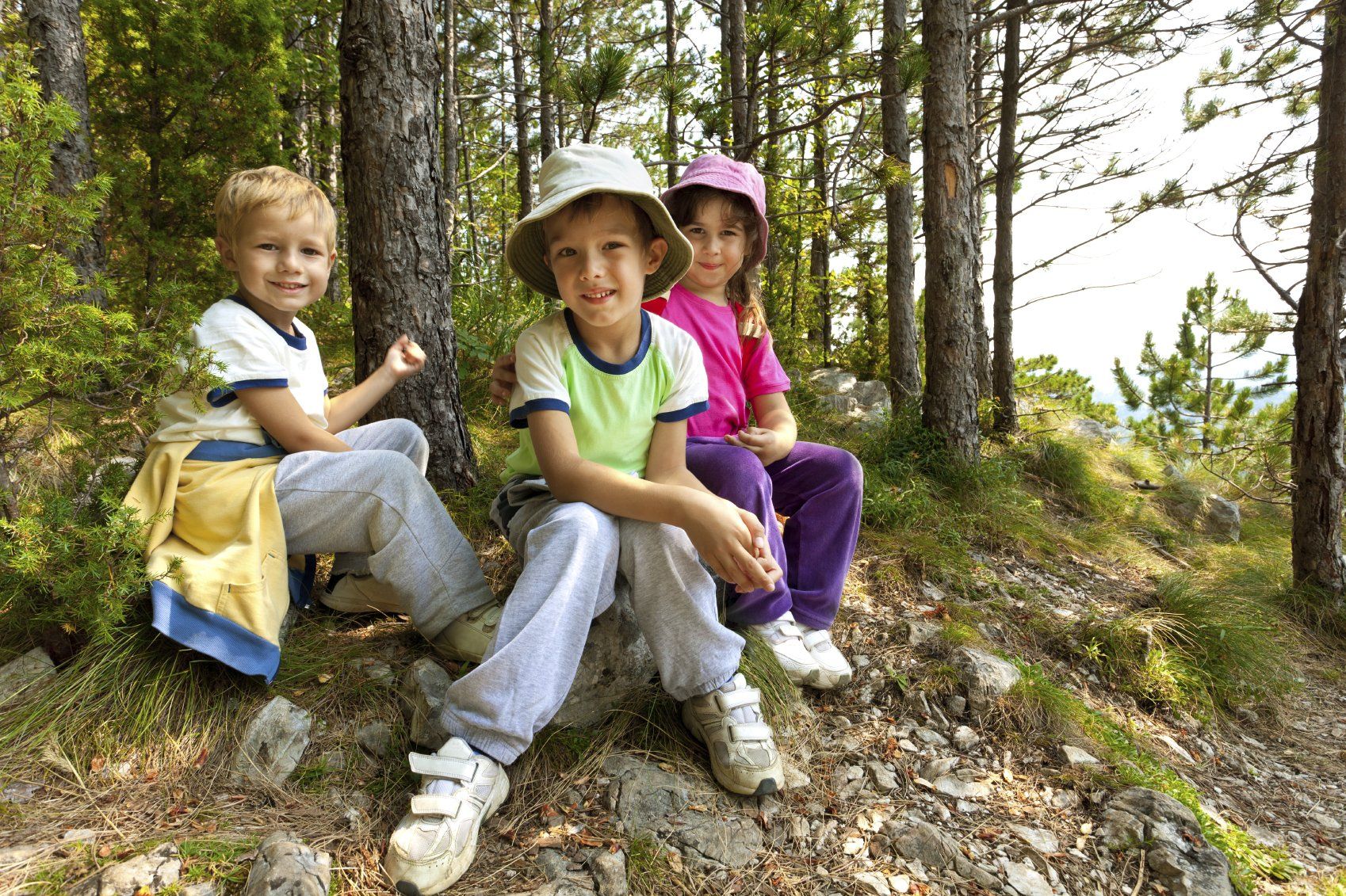 Походы детей в лес. Дети в походе. Детские походы. Поход в лес летом. Детский туризм.