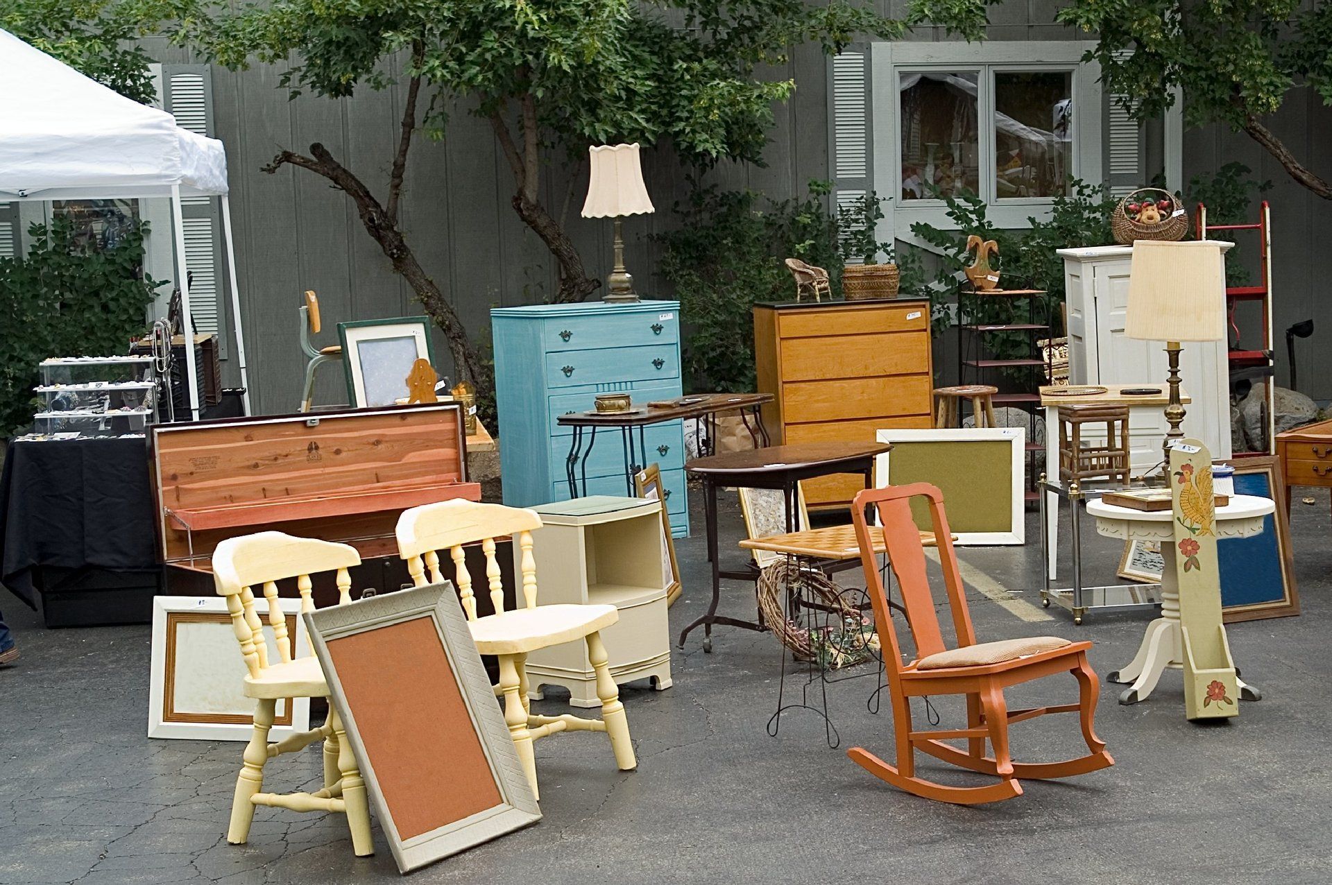 Old Furniture Recycling Service