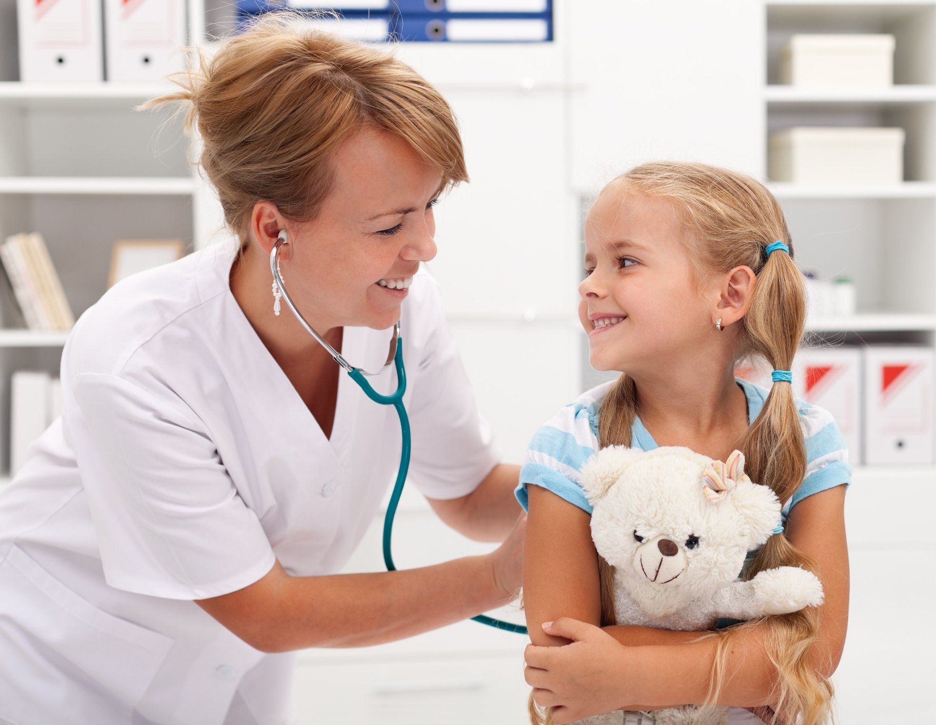 Our highly qualified nurses accompany both minors and adults abroad
