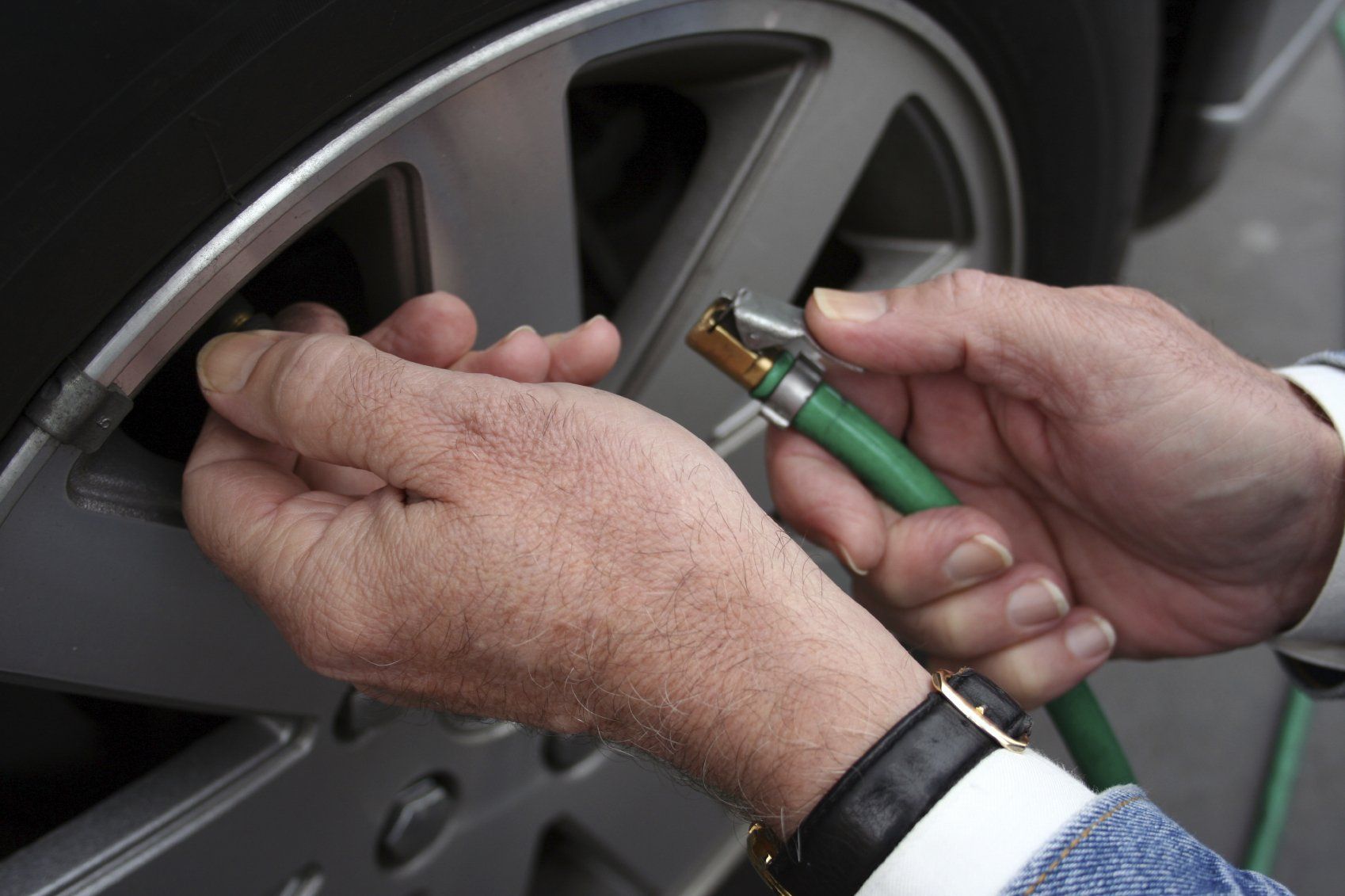 Kraftstoff sparen und sicher fahren  mit richtigem Luftdruck