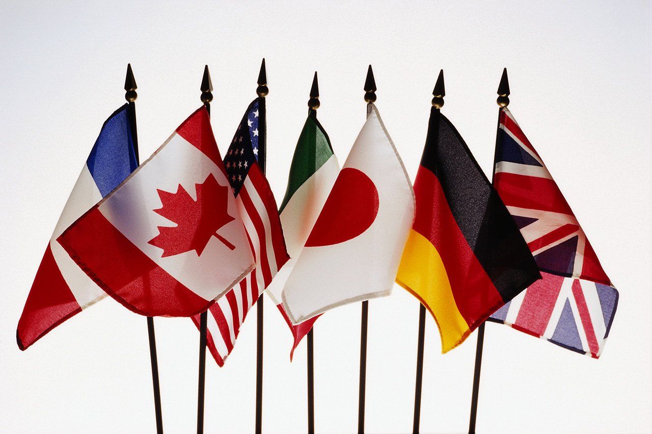 Канада международные организации. Международные отношения Канады. Япония США флажки. G7 флаги. Участие Канады в международных организациях.