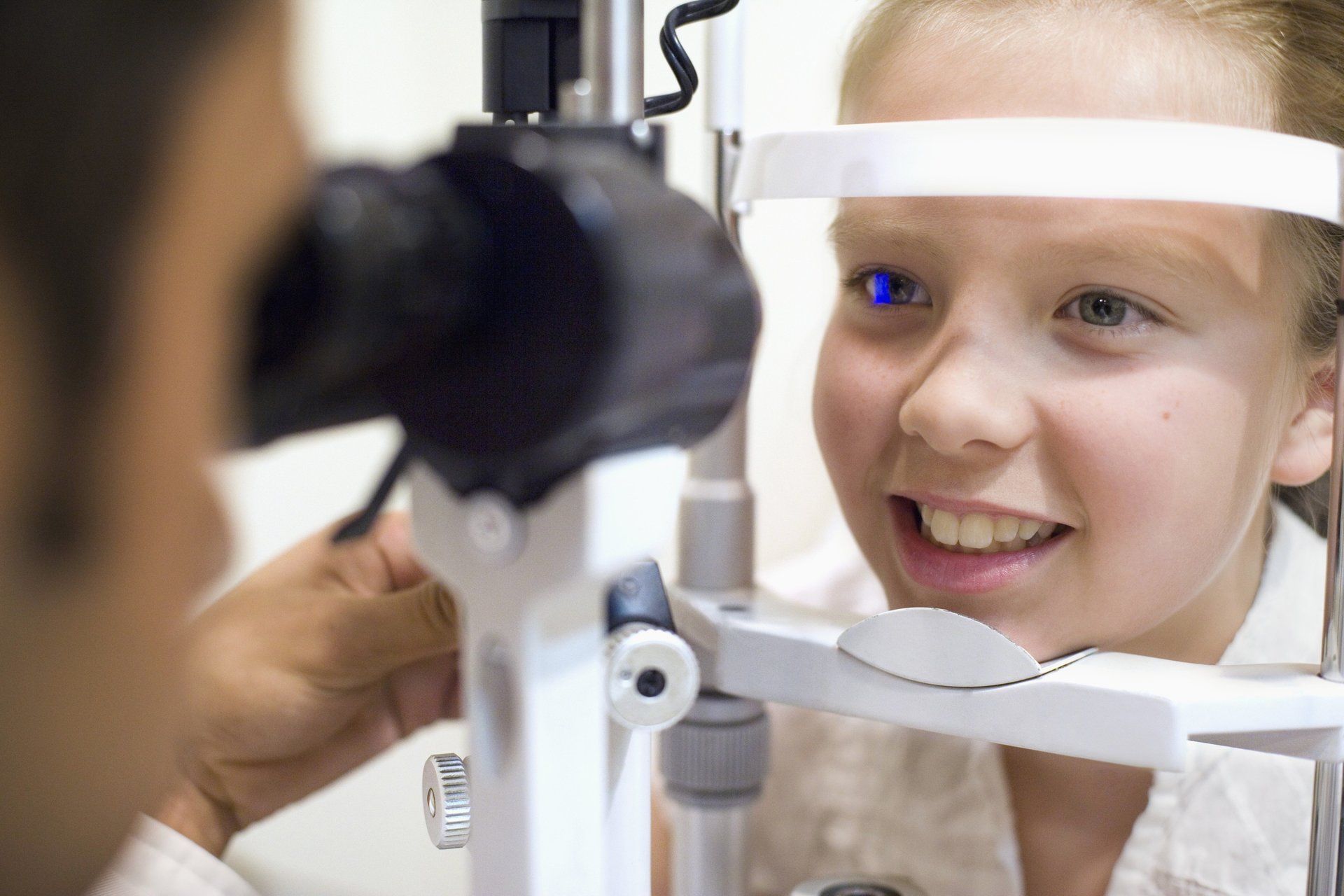 Lampe à fente examen ophtalmologique enfant