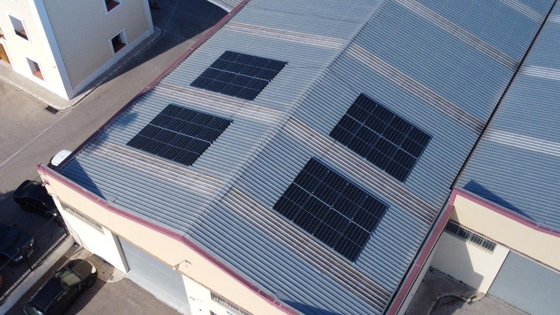 Recisa da a conocer su maquinaria a la Mancomunitat Presentación nuevos vehículos para limpieza de contenedores