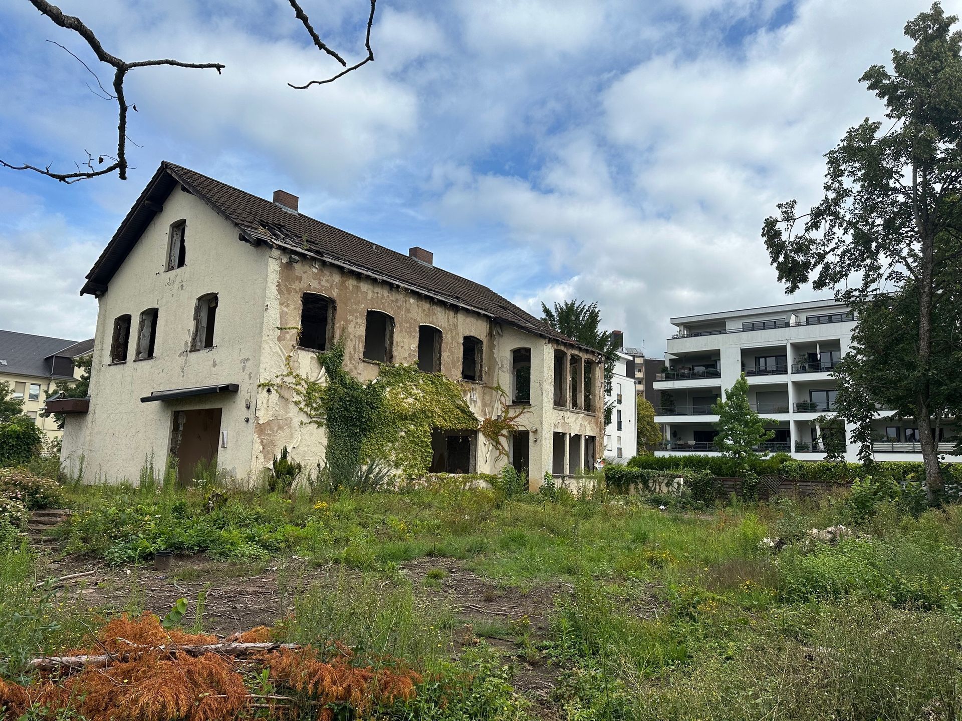 R-LIVING Saarlouis
Immobilienmakler Saarlouis
Immobilienmakler Wallerfangen
Immobilienmakler Wadgassen