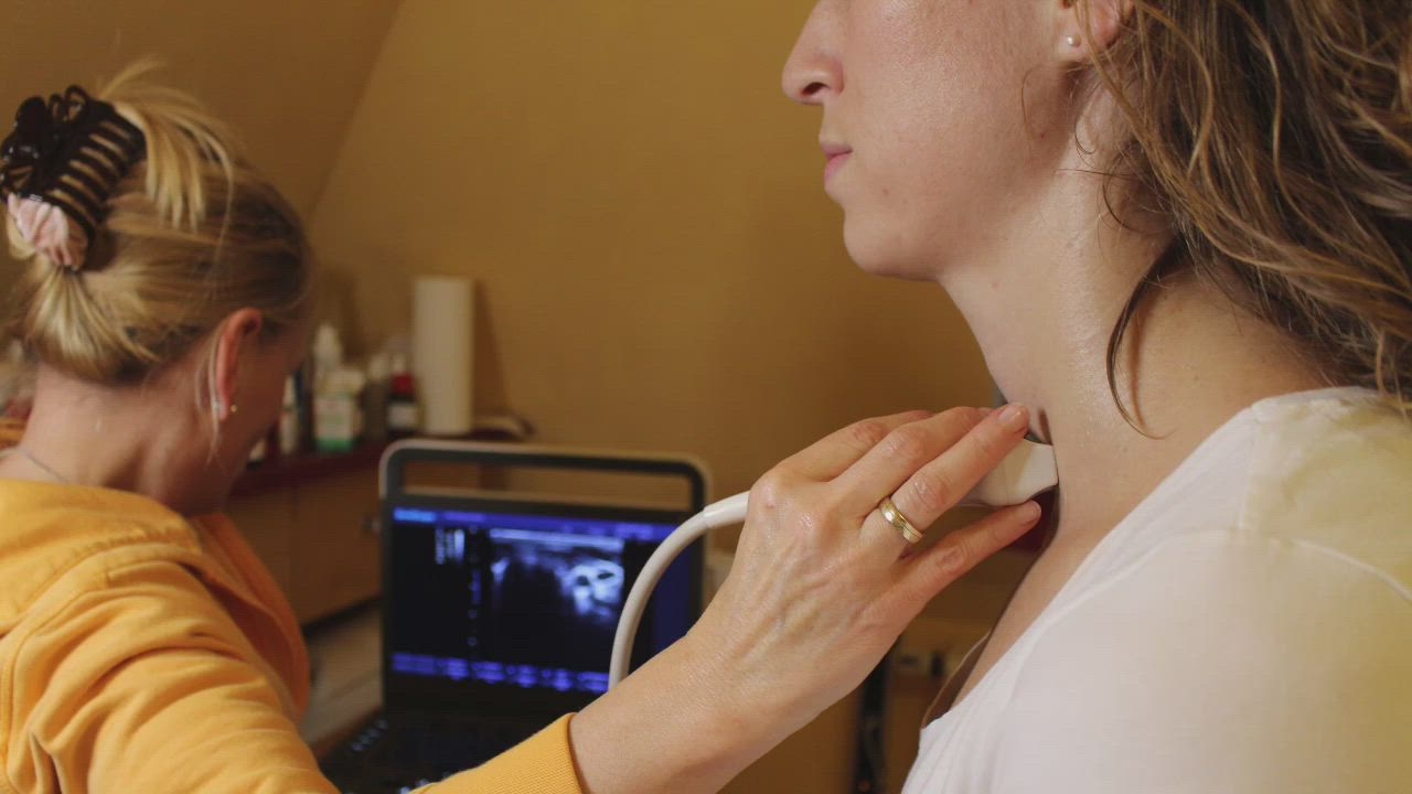 Feststellung einer Hashimoto Thyreoiditis mit Nebennieren Erschöpfung Hashimoto und Nebennieren Erschöpfung