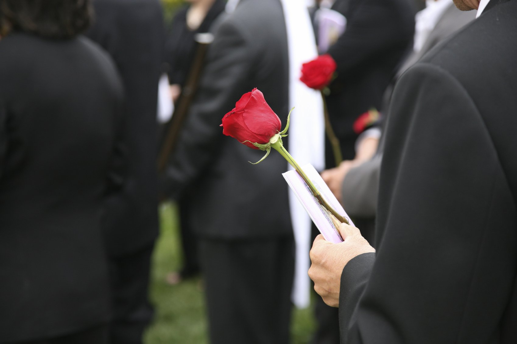 ¿Cómo vestirse para un funeral?