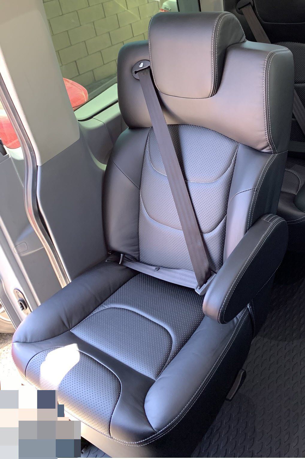 3 Point Integrated Seat Belt