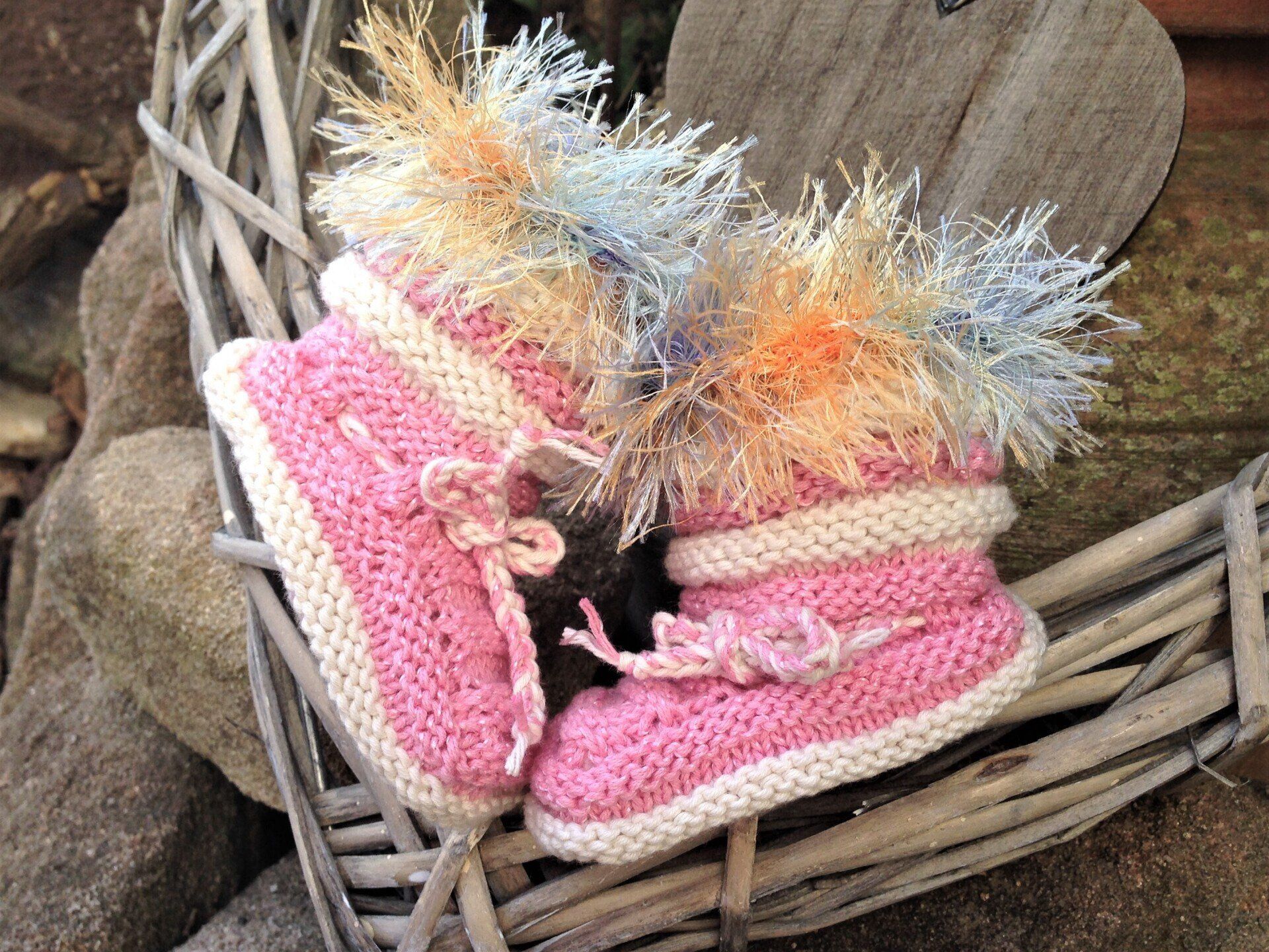babystiefel babyschuhe selbst gestricktes babygeschenk