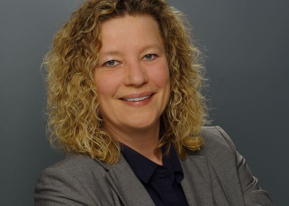 kunsthandwerk-kuenstlerin-handwerkskunst-kreativlable