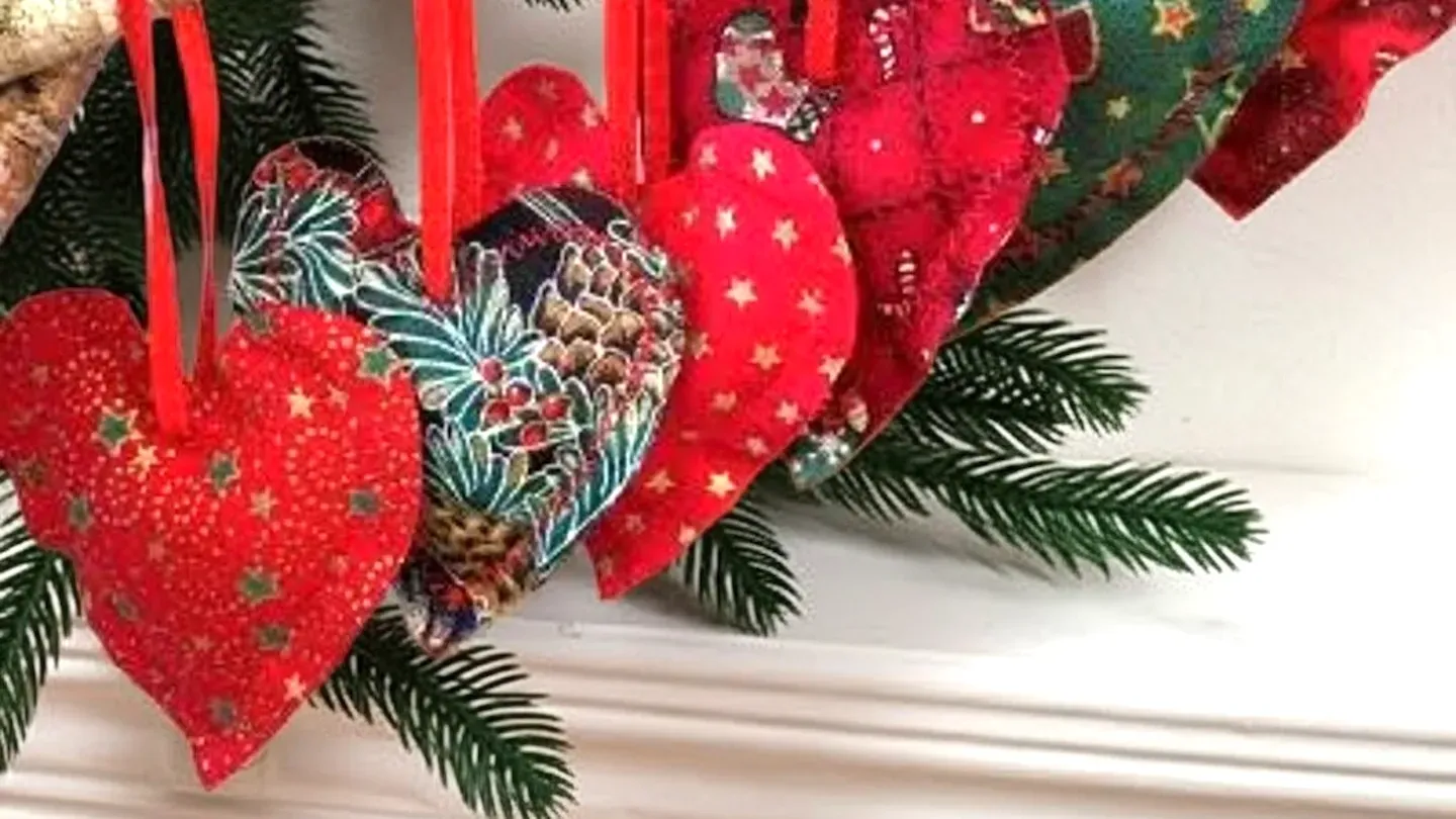 weihnachtsanhänger dekoherz zum hängen christbaumschmuck rot gold