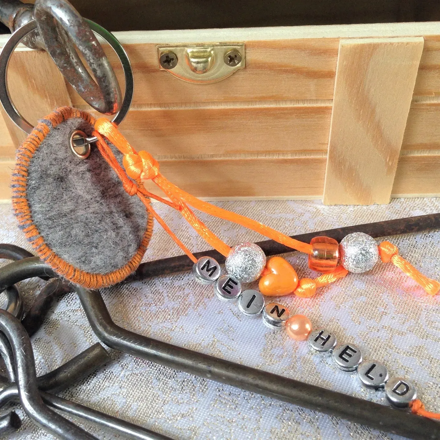 personalisierbare gastgeschenke tischkarten filzanhaenger