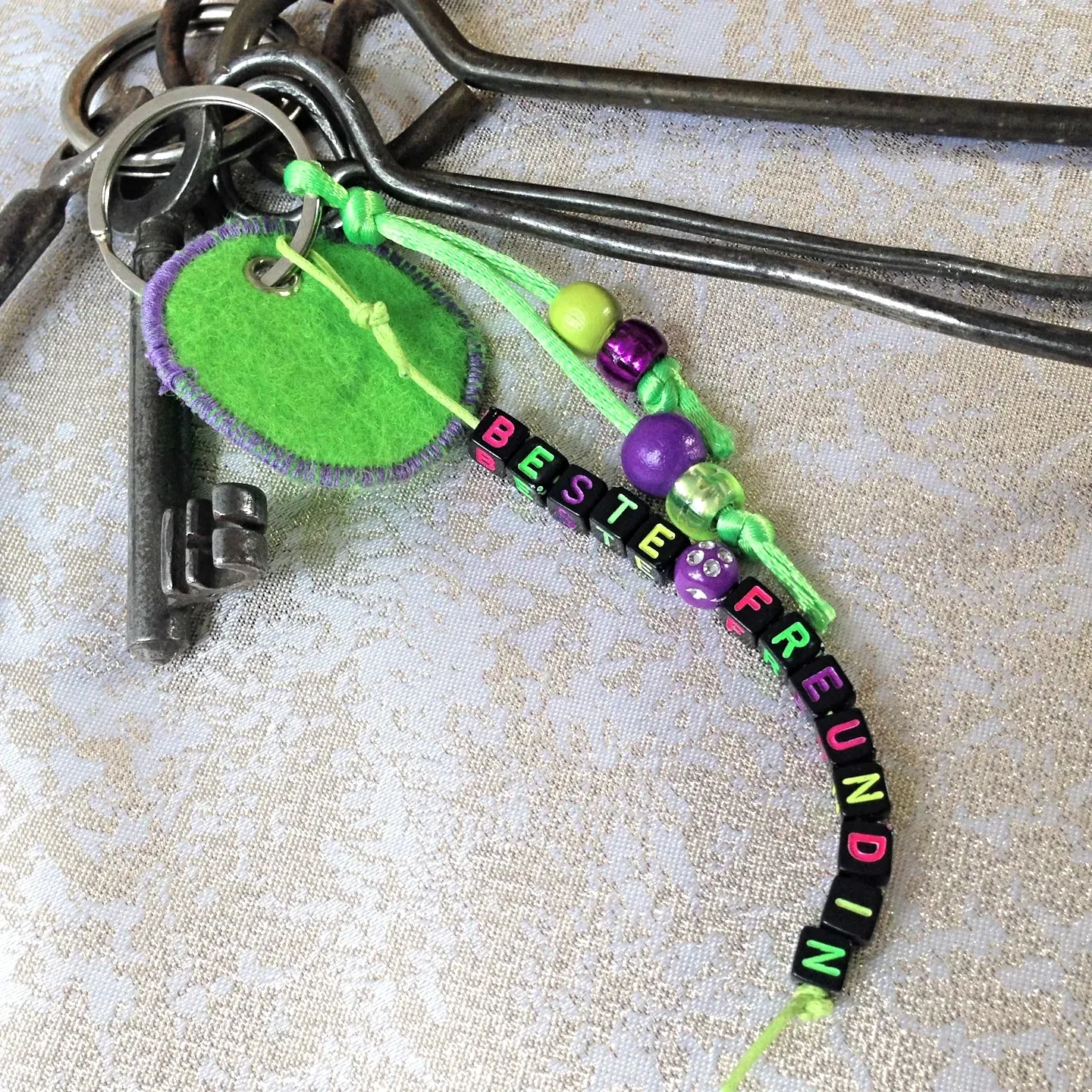 schluesselanhaenger filz personalisierbar