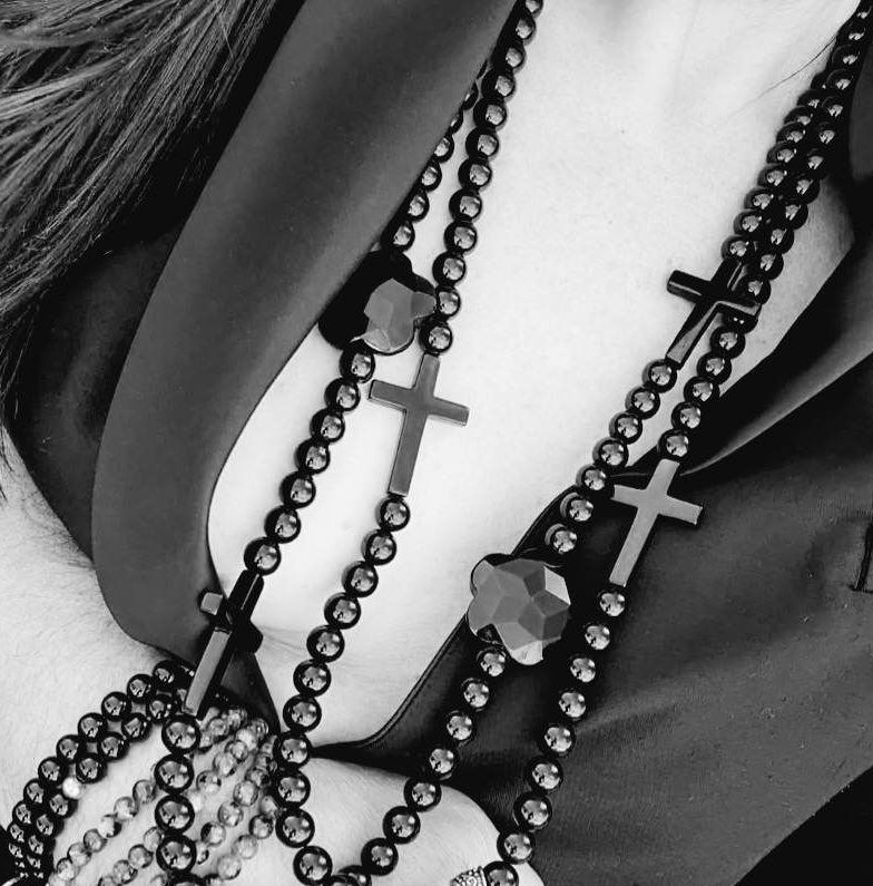 SAUTOIRS- PARURES -COLLIER - RAS DE COU - PIERRES NATURELLES HOMMES ET FEMMES - BOULES LISSES OU FACETTÉES COLLECTION - ÉTÉ - HIVER