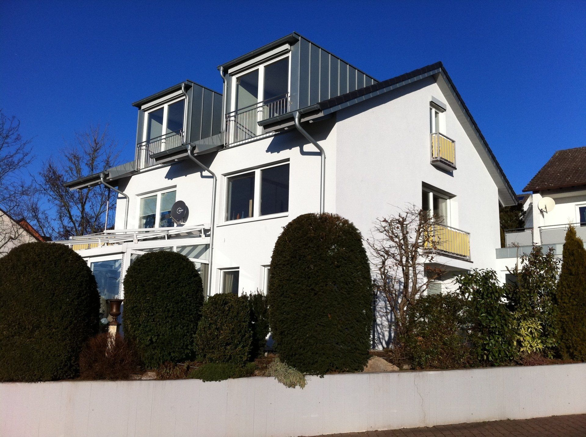 Fassadengestaltung, Außenarbeiten Maler, Malerarbeiten, Putz, Dämmung