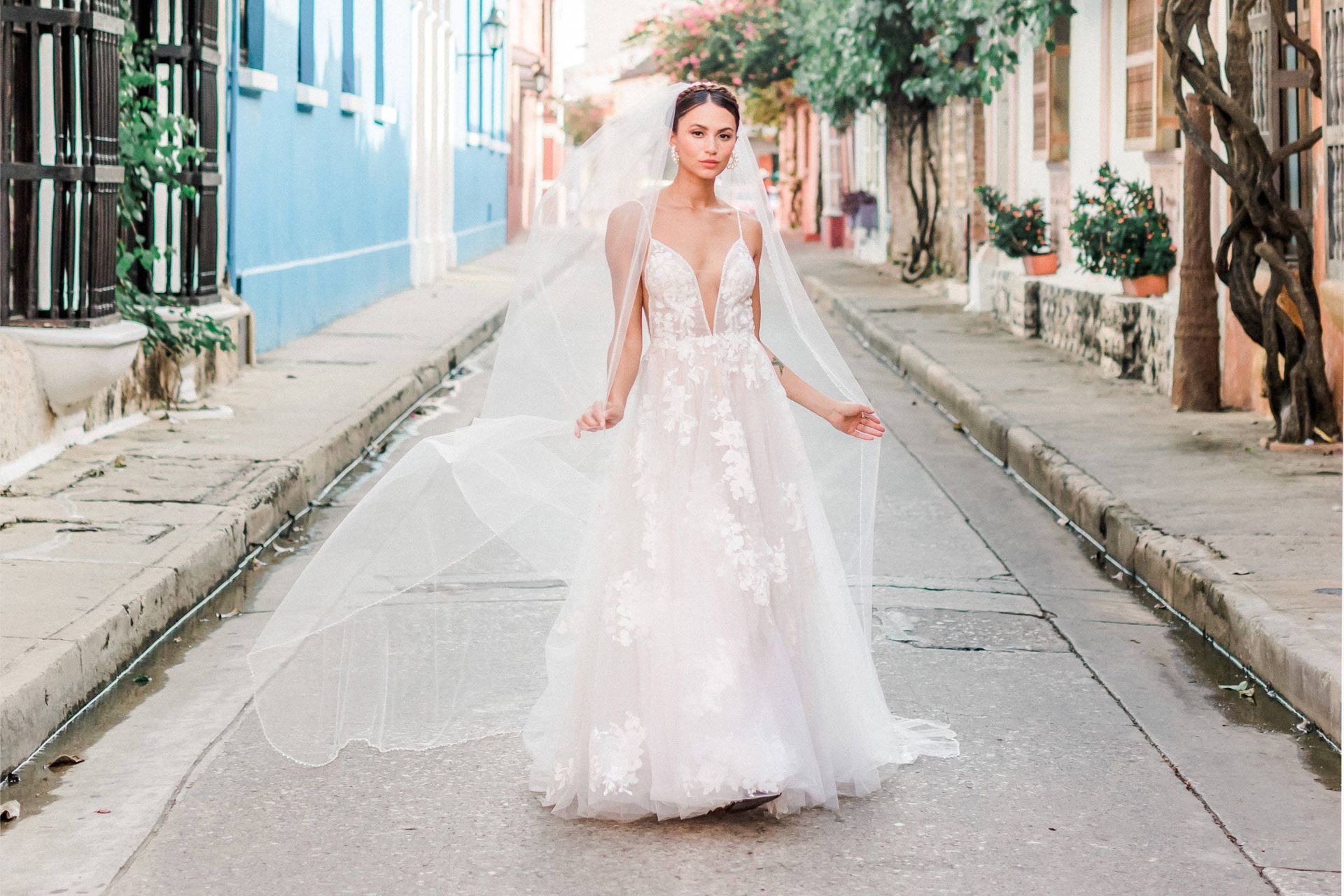 Brautmode-Brautkleider-Hochzeitskleider-Brautmodegeschäft-Reutlingen-Tübingen-Stuttgart-Nürtingen-Esslingen