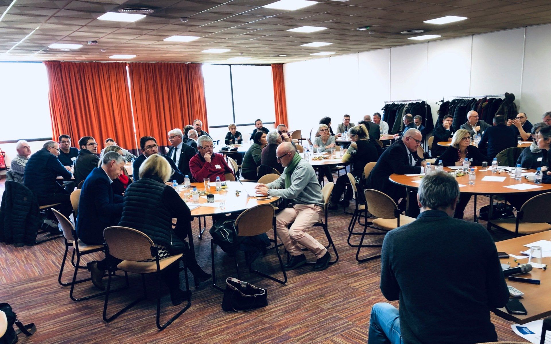 branding, design thinking, conduite du changement, projet de territoire, affaires publiques, marketing territorial, démarche, communication publique, communication politique, attractivité, développement local, coconstruction, ateliers, workshop, marque, stratégie de marque, attractivité territoriale, gestion de crise, communication de crise, transition énergétique, transformation, positionnement de marque, communication territoriale, stratégie, agence, Lyon, Paris, tourisme, attractivité touristique, Avoriaz, Annecy, Morzine, Genevois, Avignon, Marseille, station de ski, collectivités locales, agglomérations, métropoles, transition écologique, raison d’être, raison de faire, guide de marque, social media, identité visuelle, éditorialisation, contenus, stratégie de contenus, conseil, recommandations, plan de communication, charte graphique, projets urbains, communication, concertation, participation citoyenne, grand projet de ville, ANRU, transformation des organisations, intérêt général, bilan de mandat, élus, conseil communautaire, conseil d’administration.