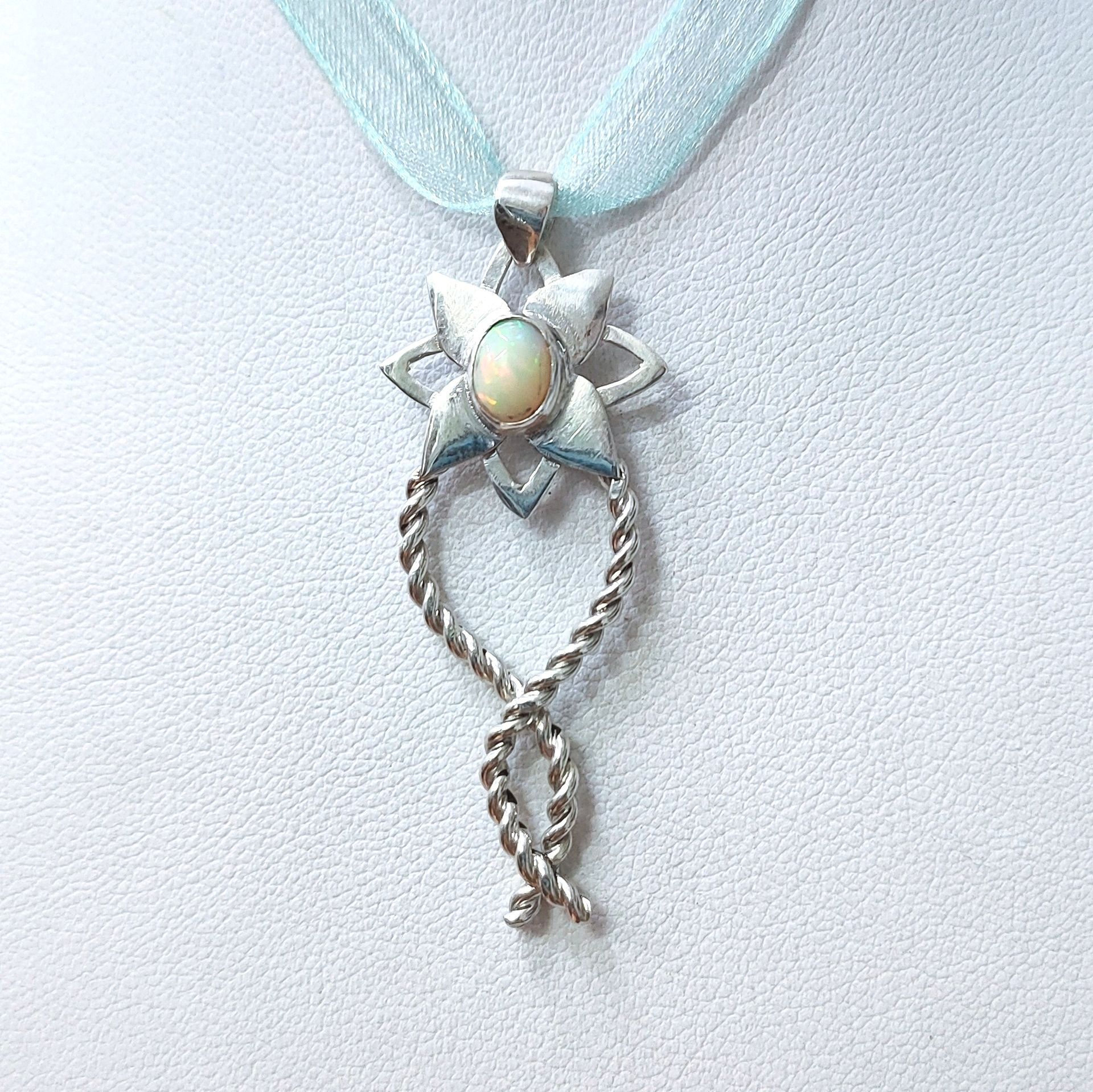 Clases de joyería: Colgante en plata con piedra luna engastada