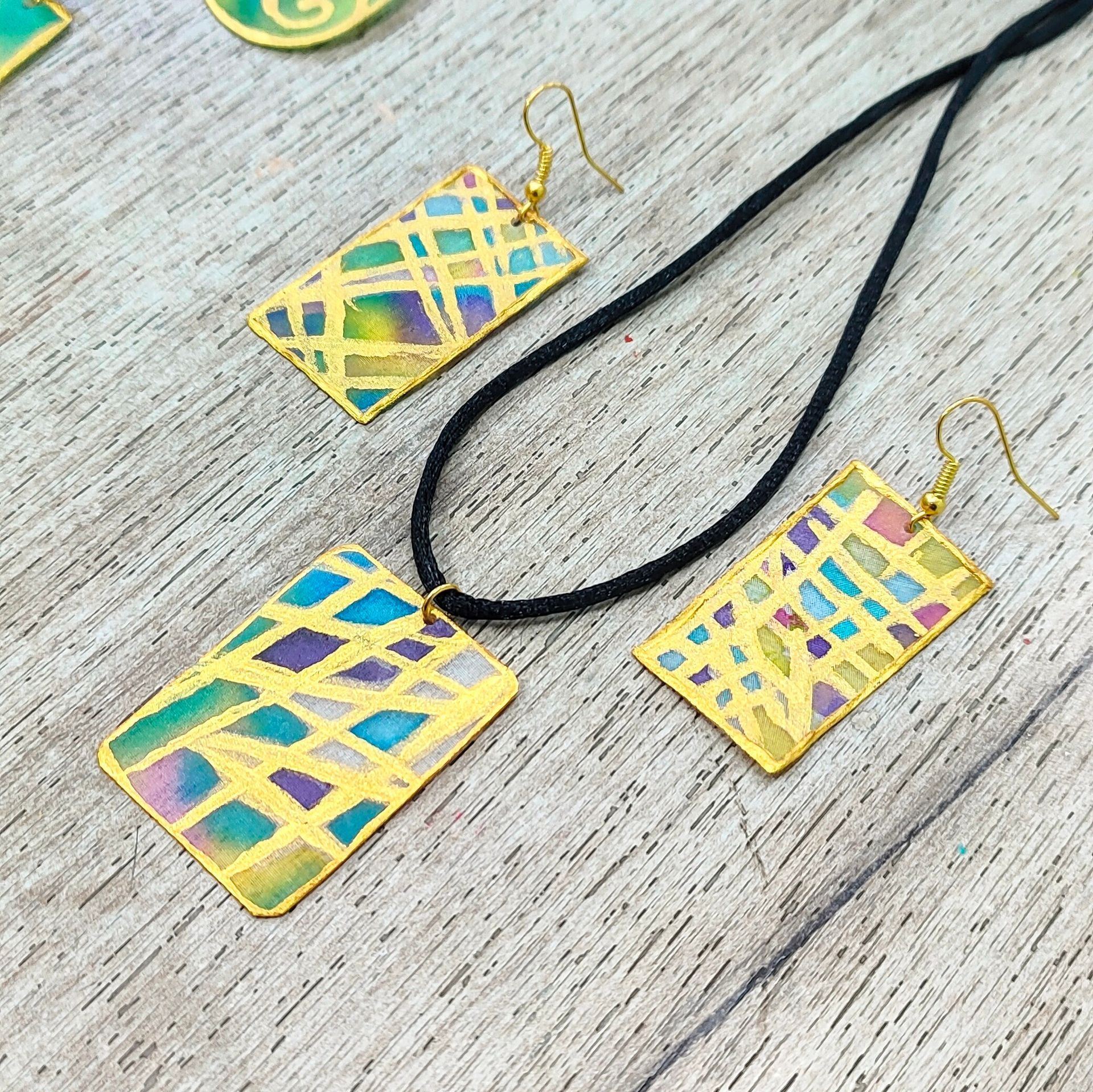 Curso de joyería hecha seda pintada