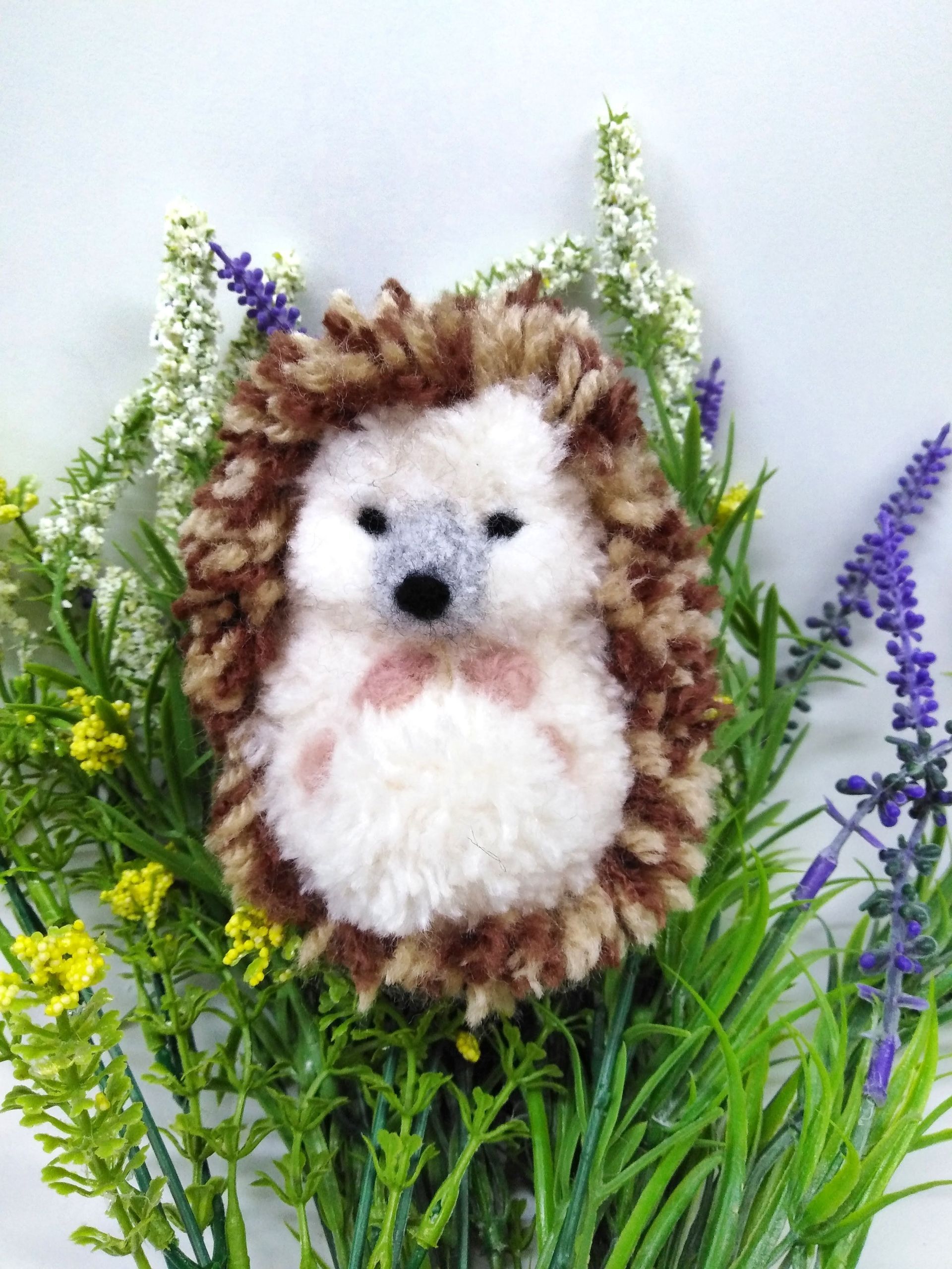 Cursos, talleres y clases de manualidades y artesanía: animales hechos con pompones de lana