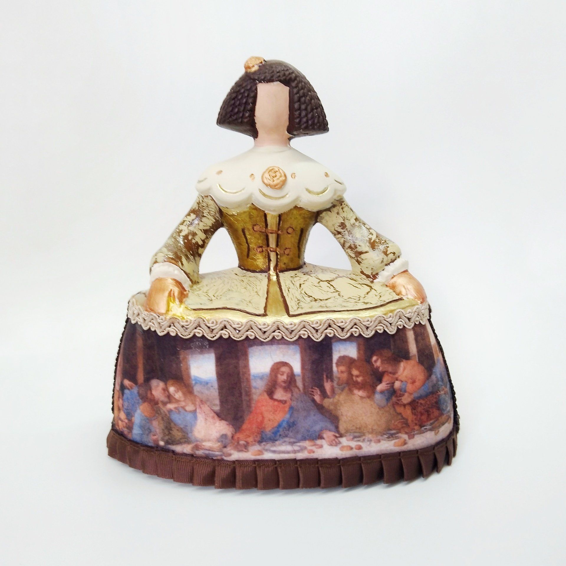 Cursos, talleres y clases de manualidades y artesanía: figuras de escayola pintadas y decoradas con servilletas o tela