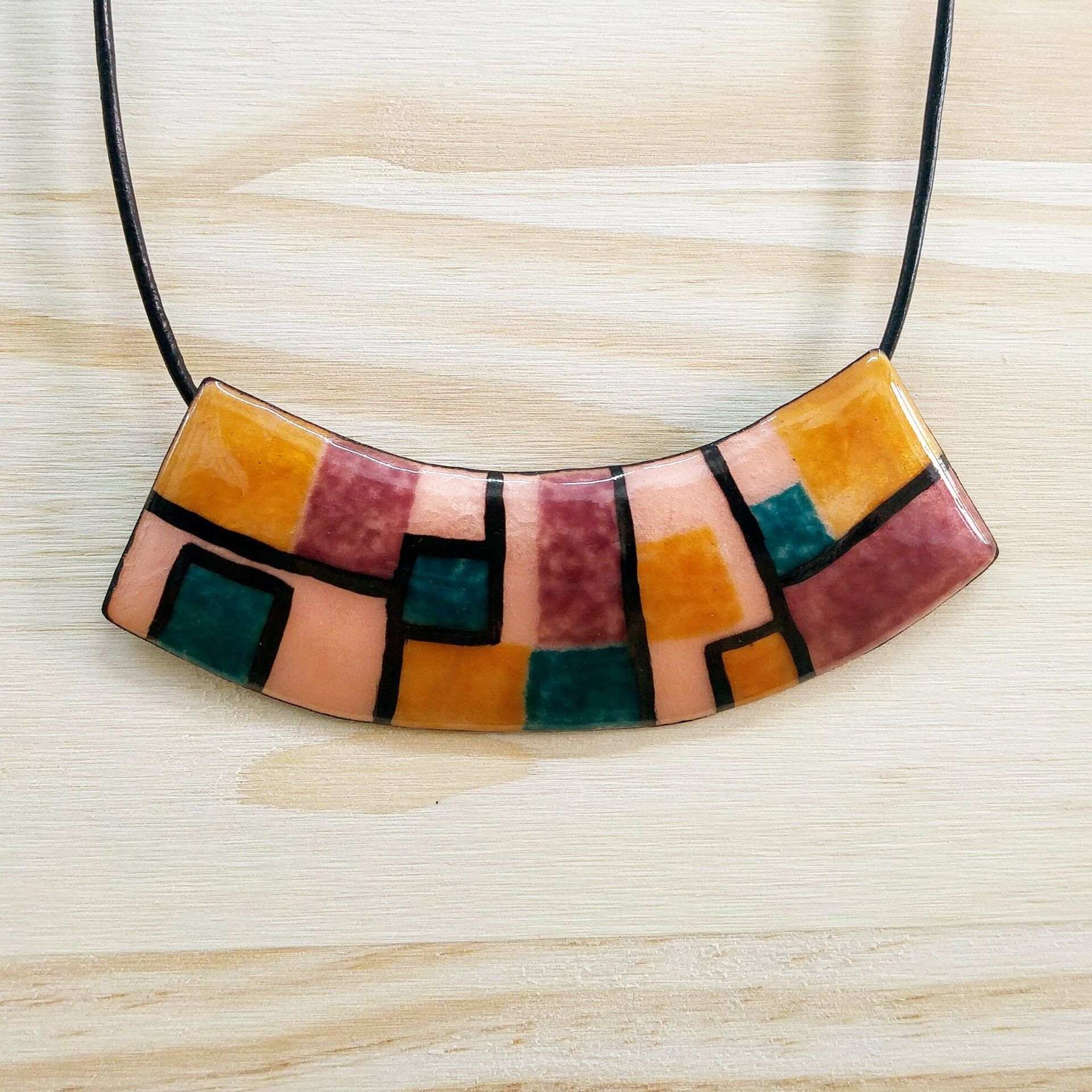 Clases de joyería: colgante de esmalte al fuego sobre metal