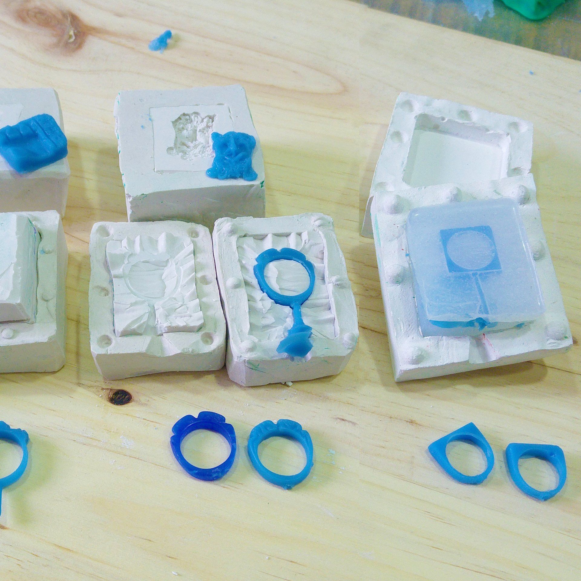 Clases de joyería: moldes de silicona y escayola para joyería