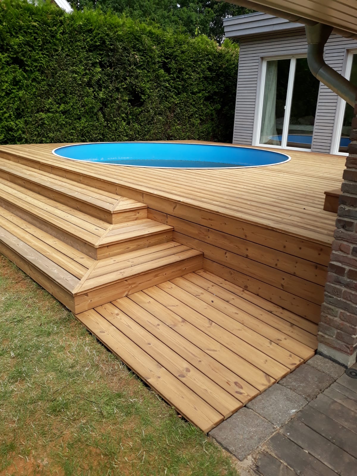 Thermo Fichte Poolterrasse
