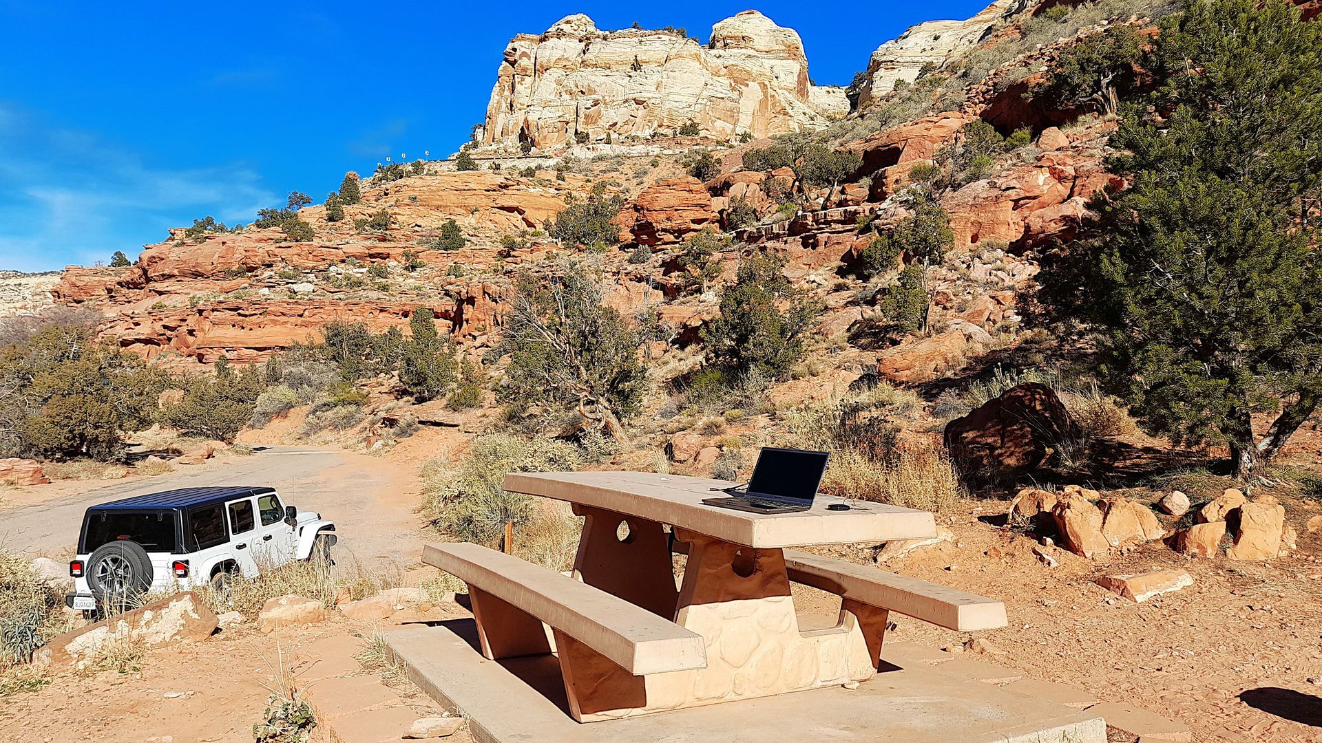 Ansicht des Calf Creek Camping-Platzes zwischen Escalante und Boulder