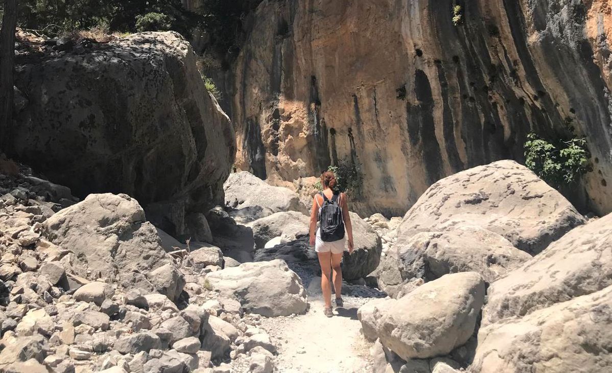 Ansicht der Blogautorin Dagmar Grutzeck in der Samaria-Schlucht